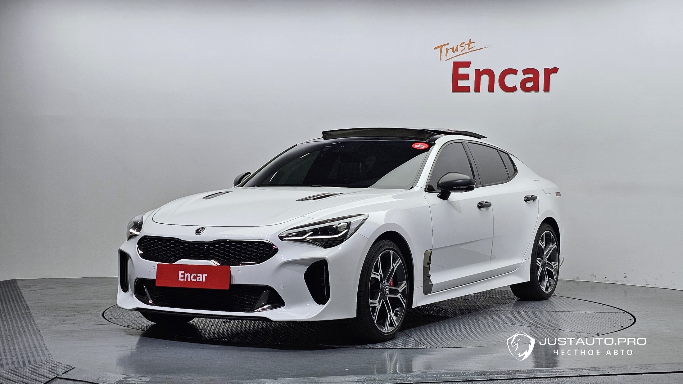 Автомобиль Kia Stinger