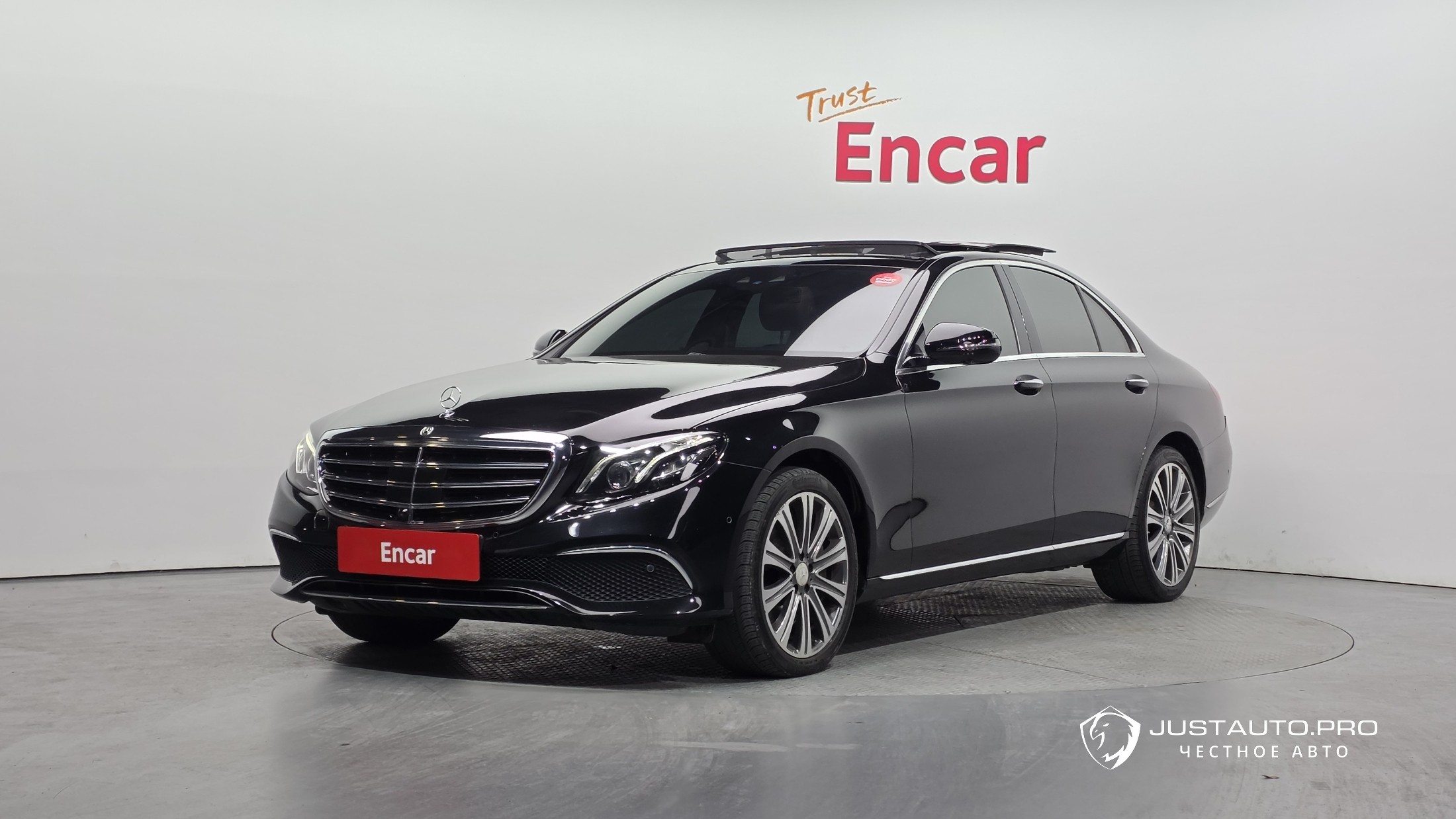 Автомобиль Mercedes-Benz E-Class