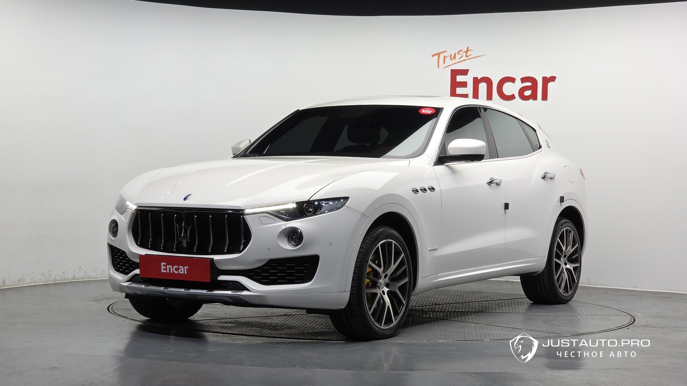 Автомобиль Maserati Levante