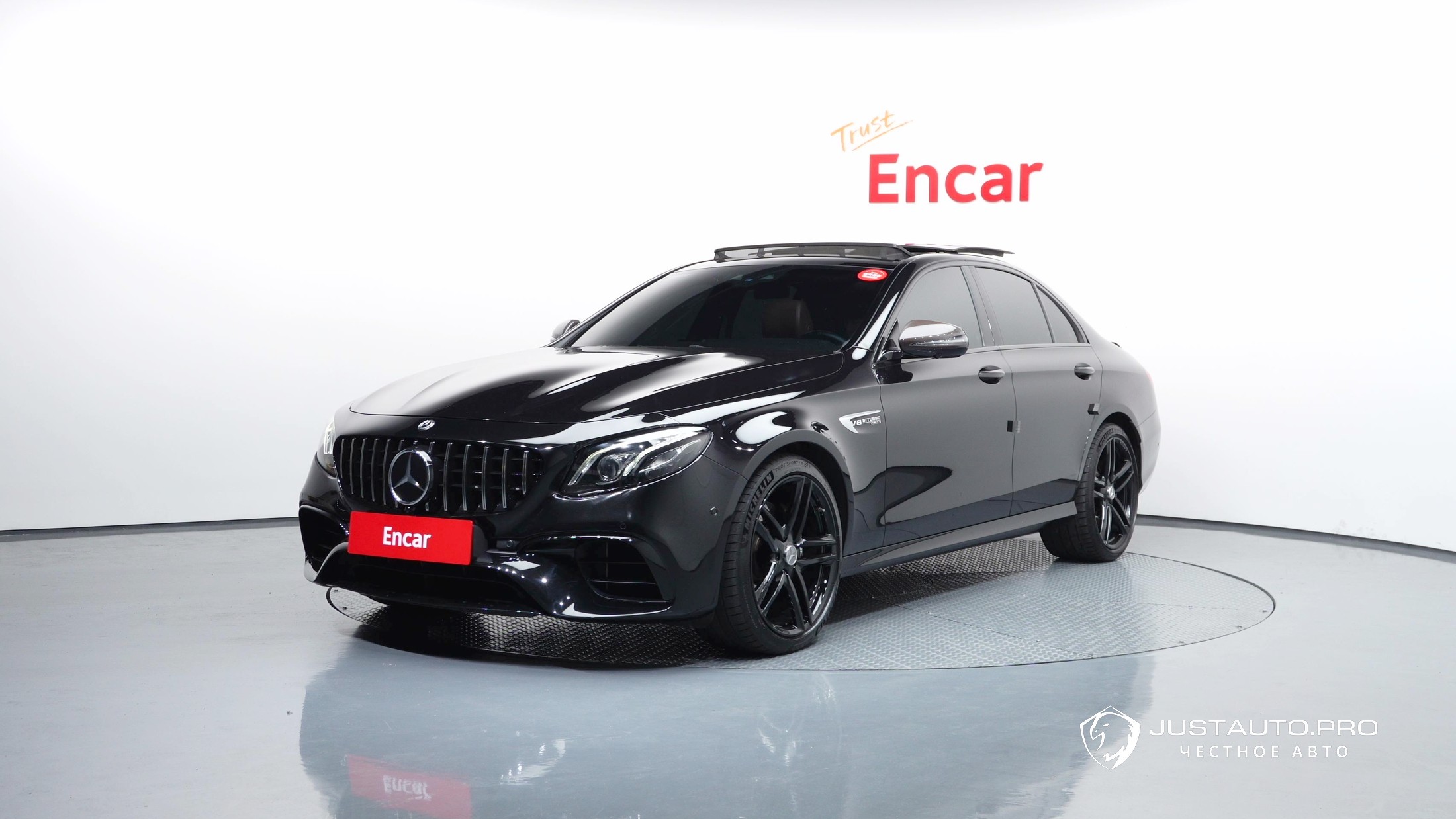 Автомобиль Mercedes-Benz E-Class
