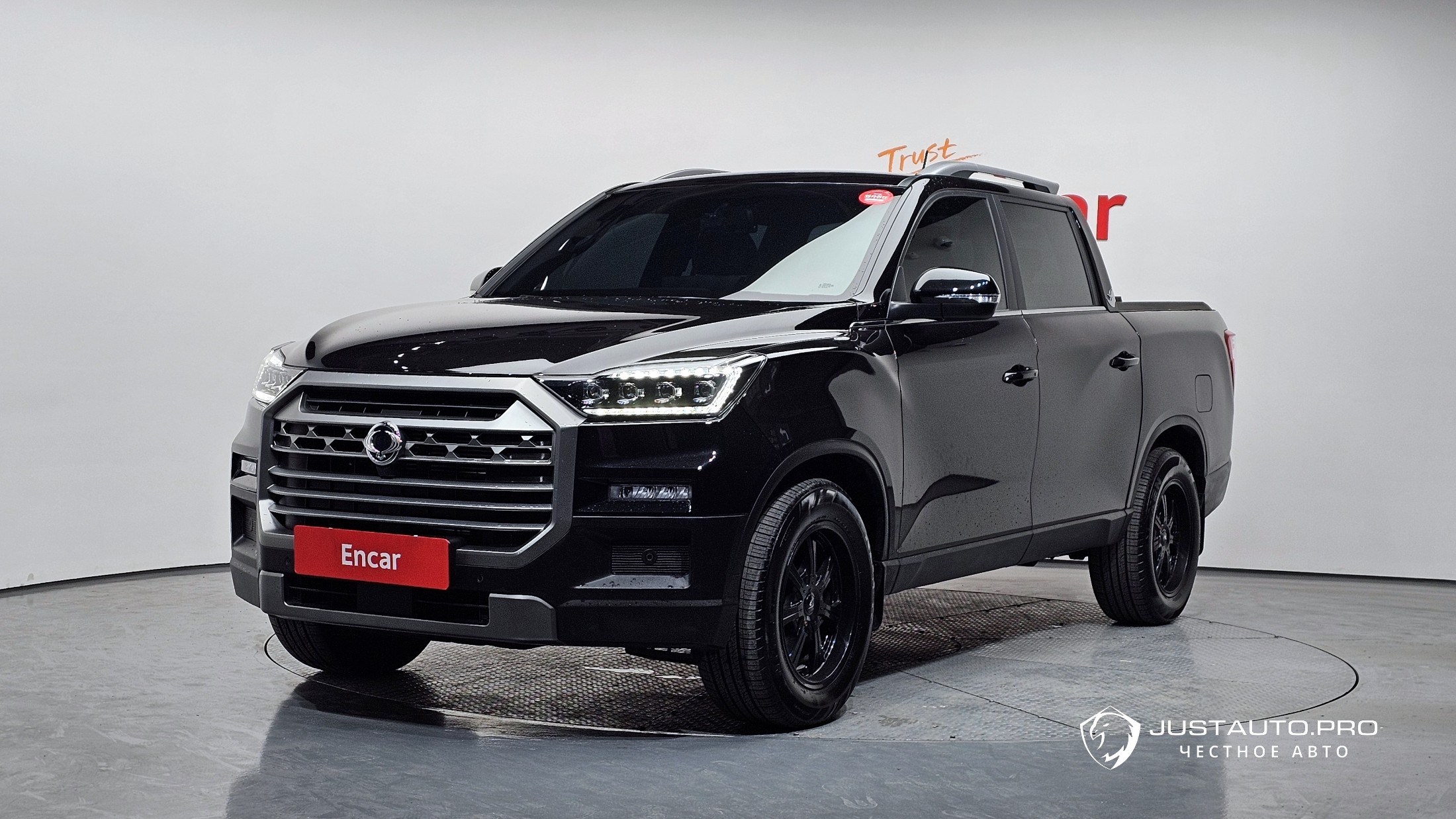 Автомобиль KG_Mobility_Ssangyong Musso