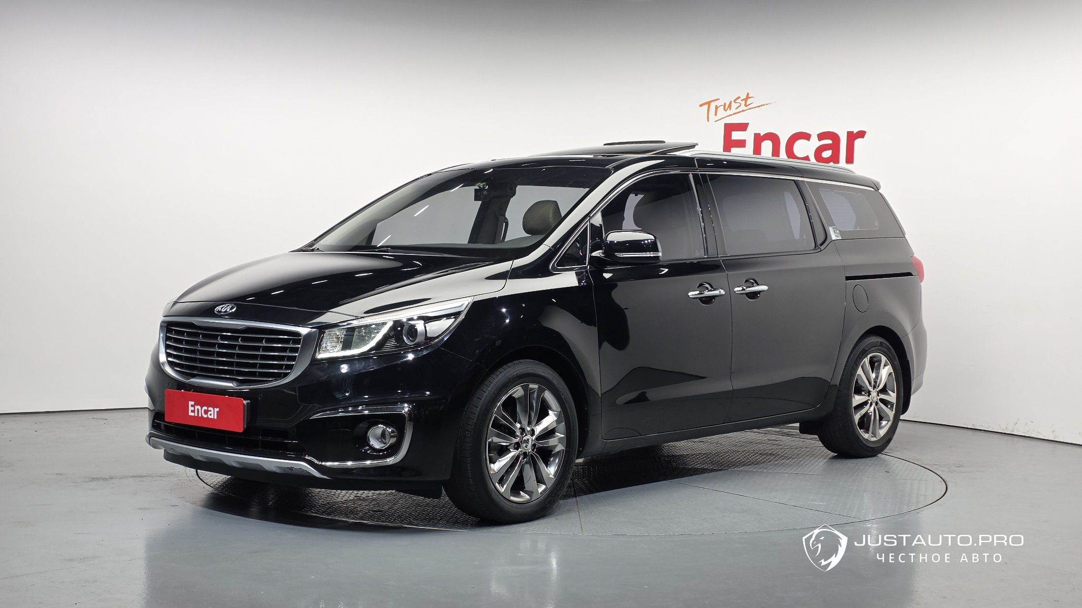 Автомобиль Kia Canival