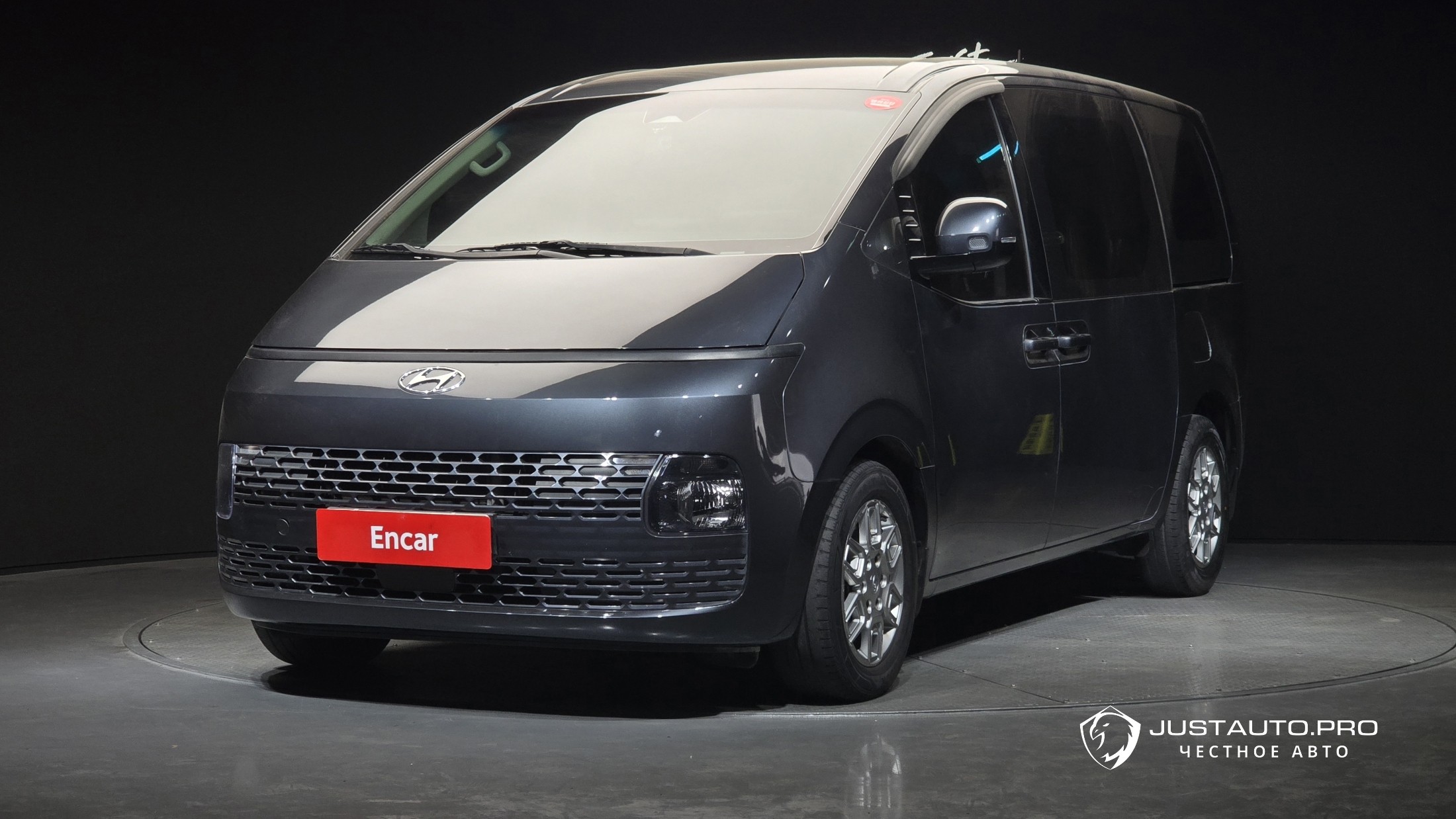 Автомобиль Hyundai Staria