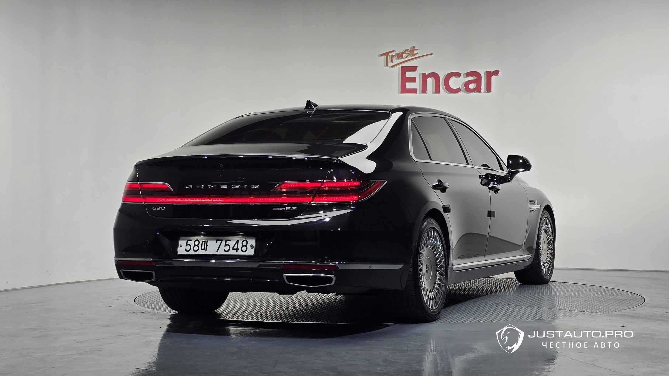 Автомобиль Genesis G90