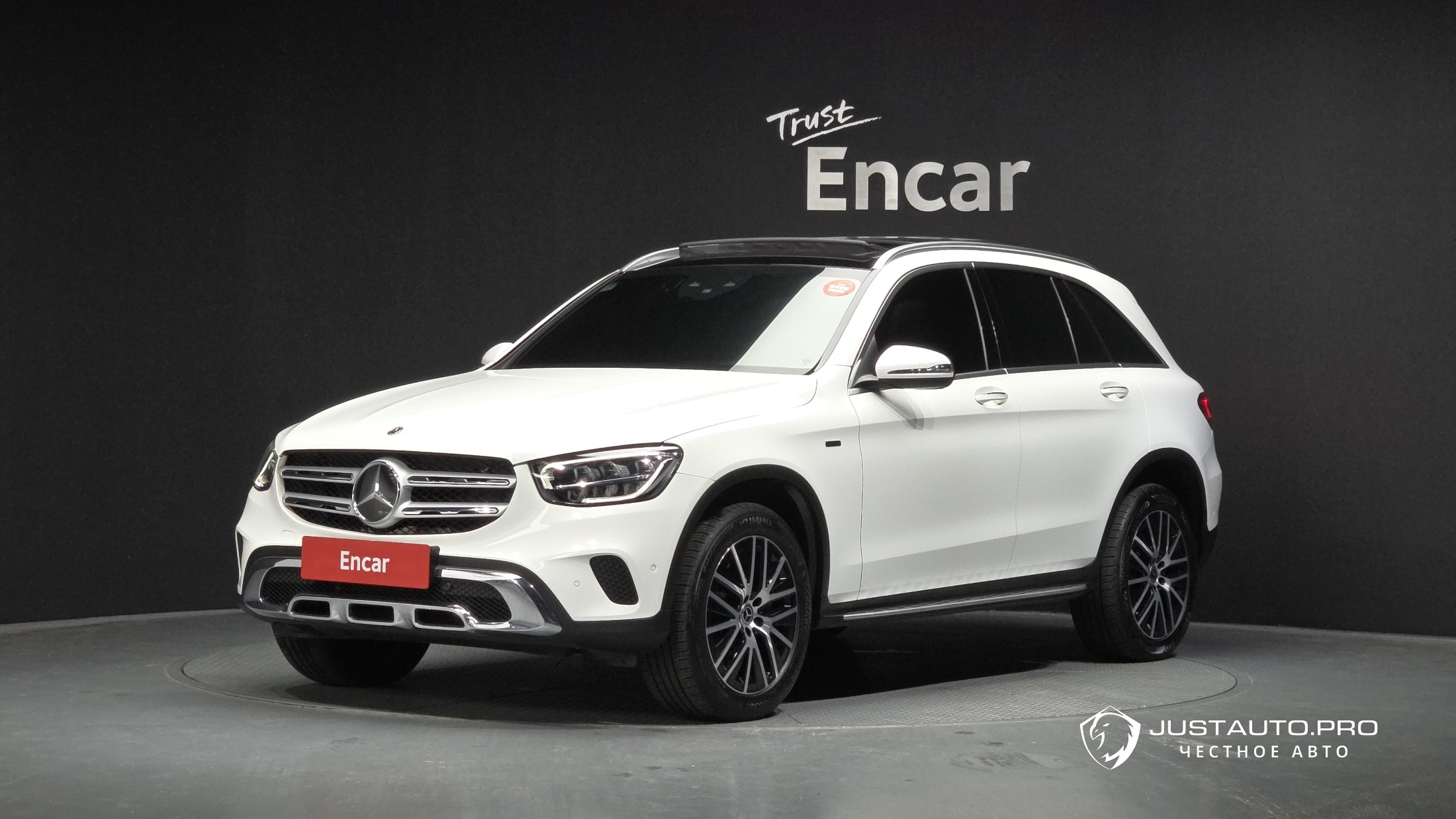 Автомобиль Mercedes-Benz GLC-Class