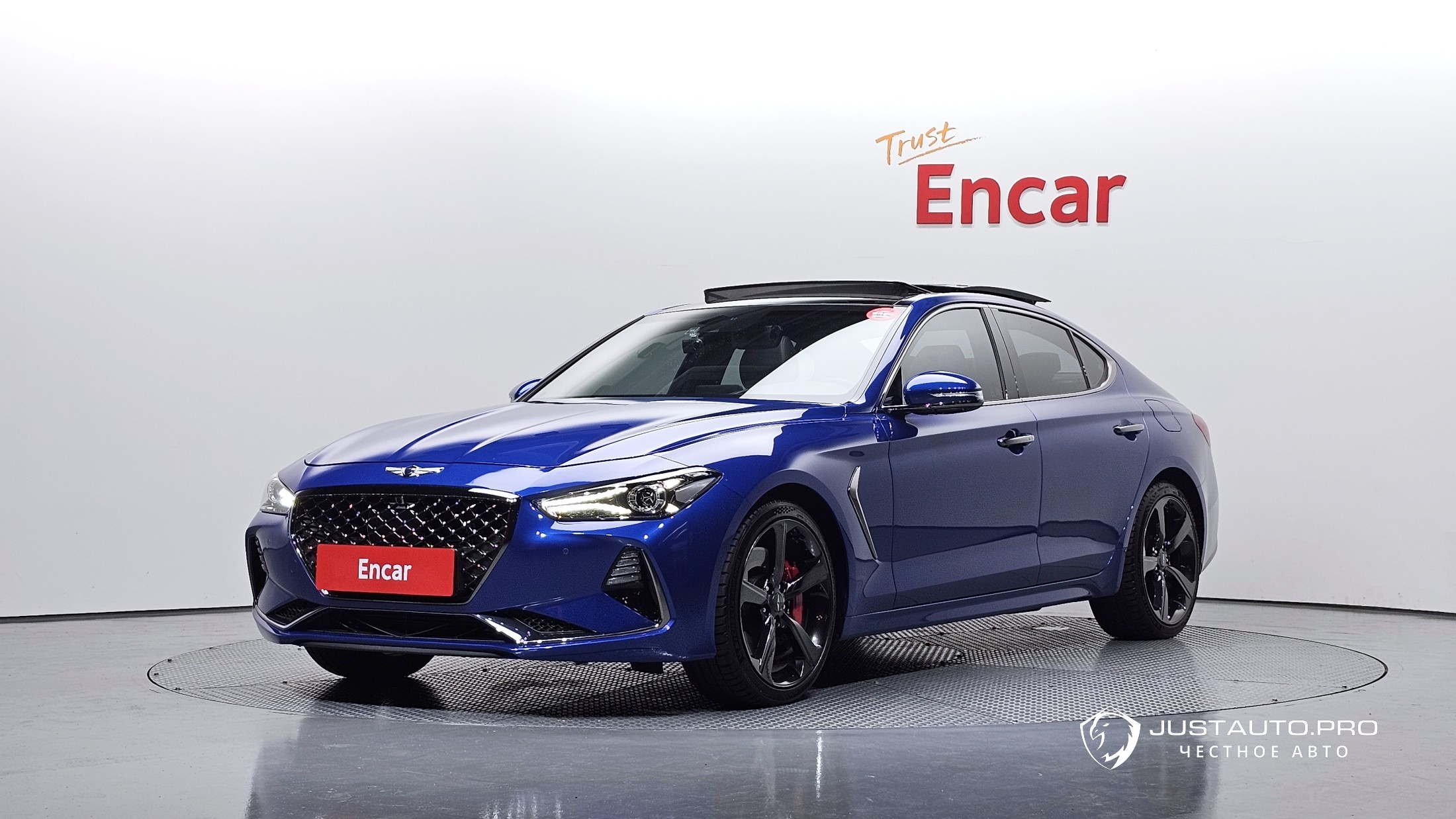 Автомобиль Genesis G70