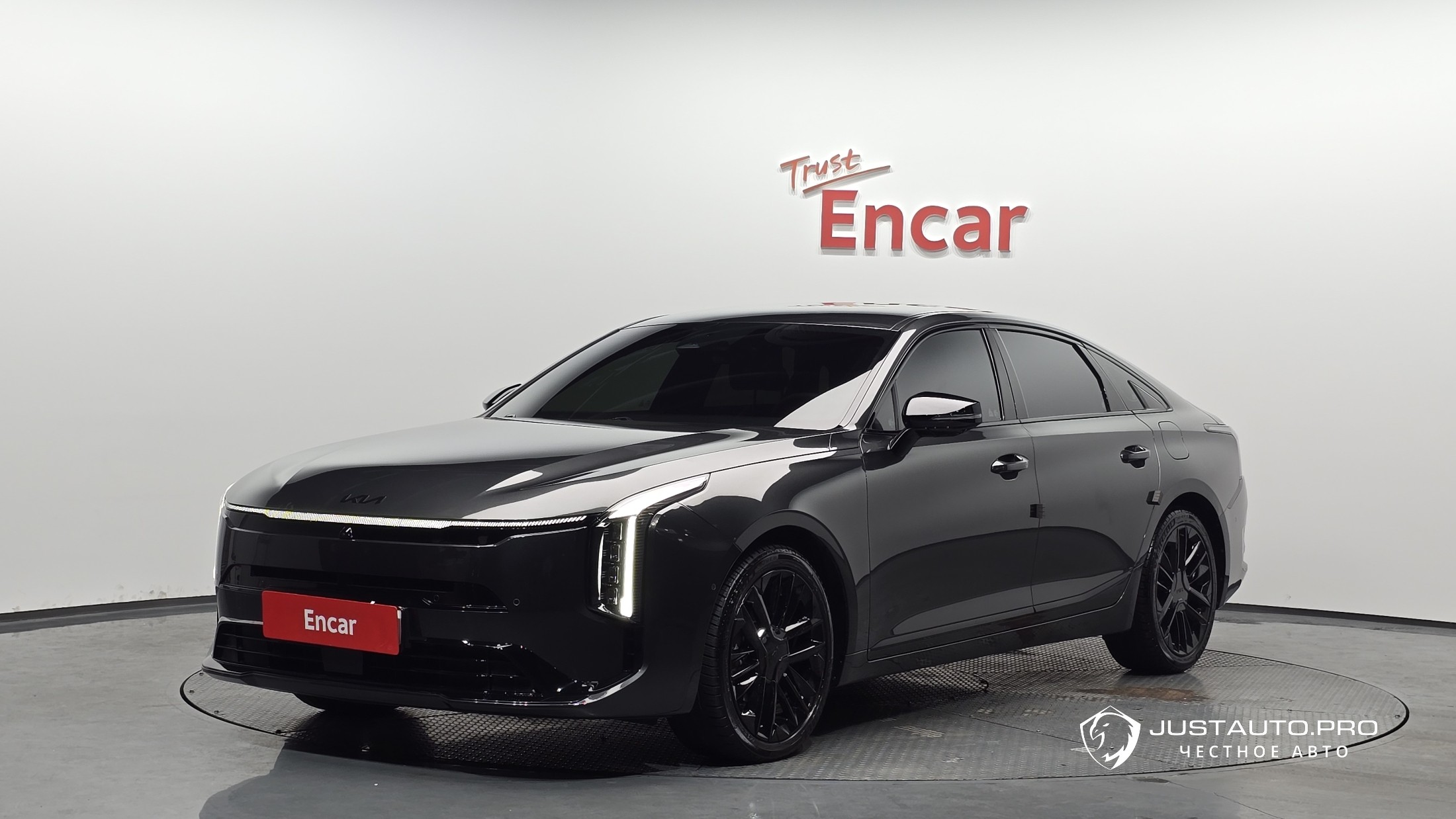 Автомобиль Kia K8