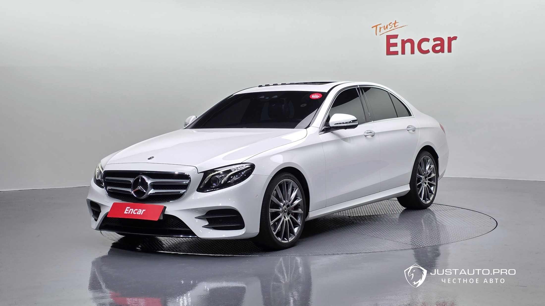 Автомобиль Mercedes-Benz E-Class