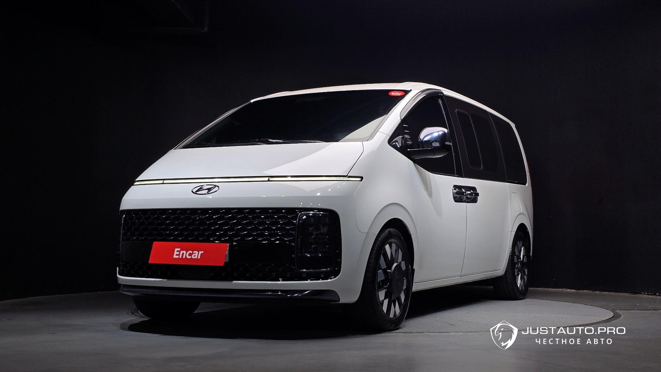 Автомобиль Hyundai Staria