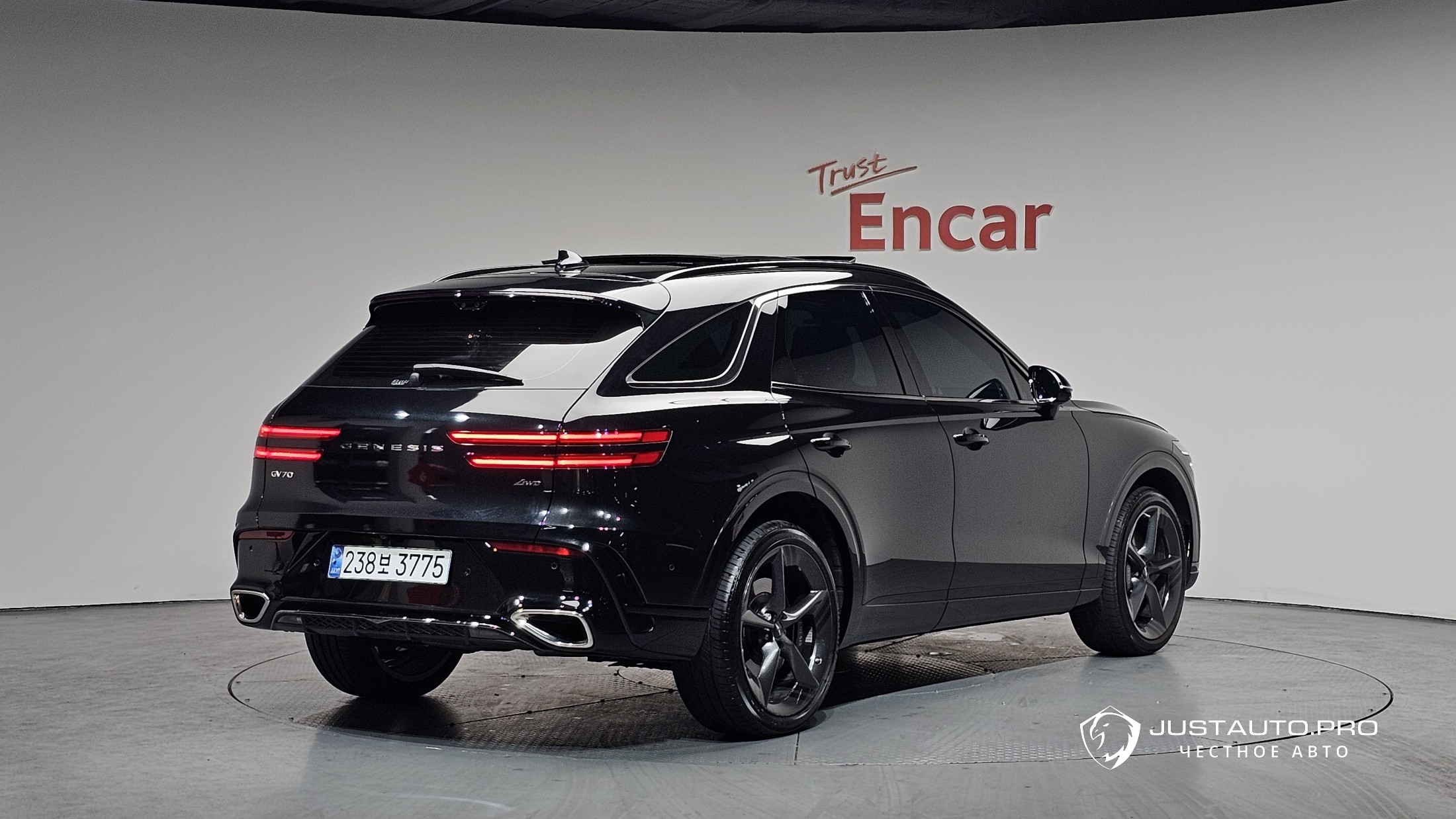 Автомобиль Genesis GV70