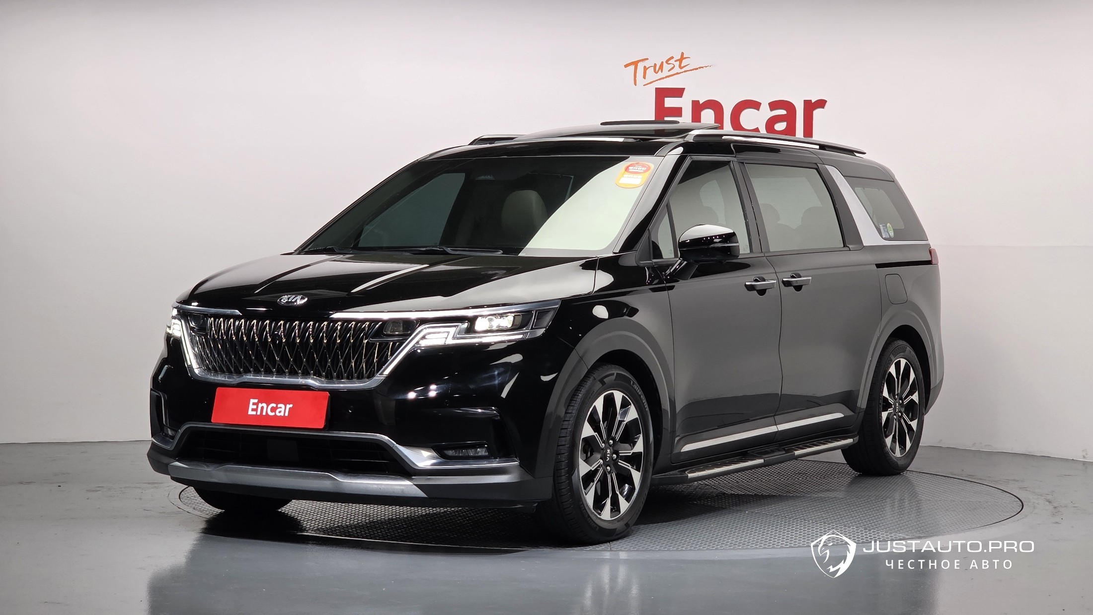 Автомобиль Kia Canival