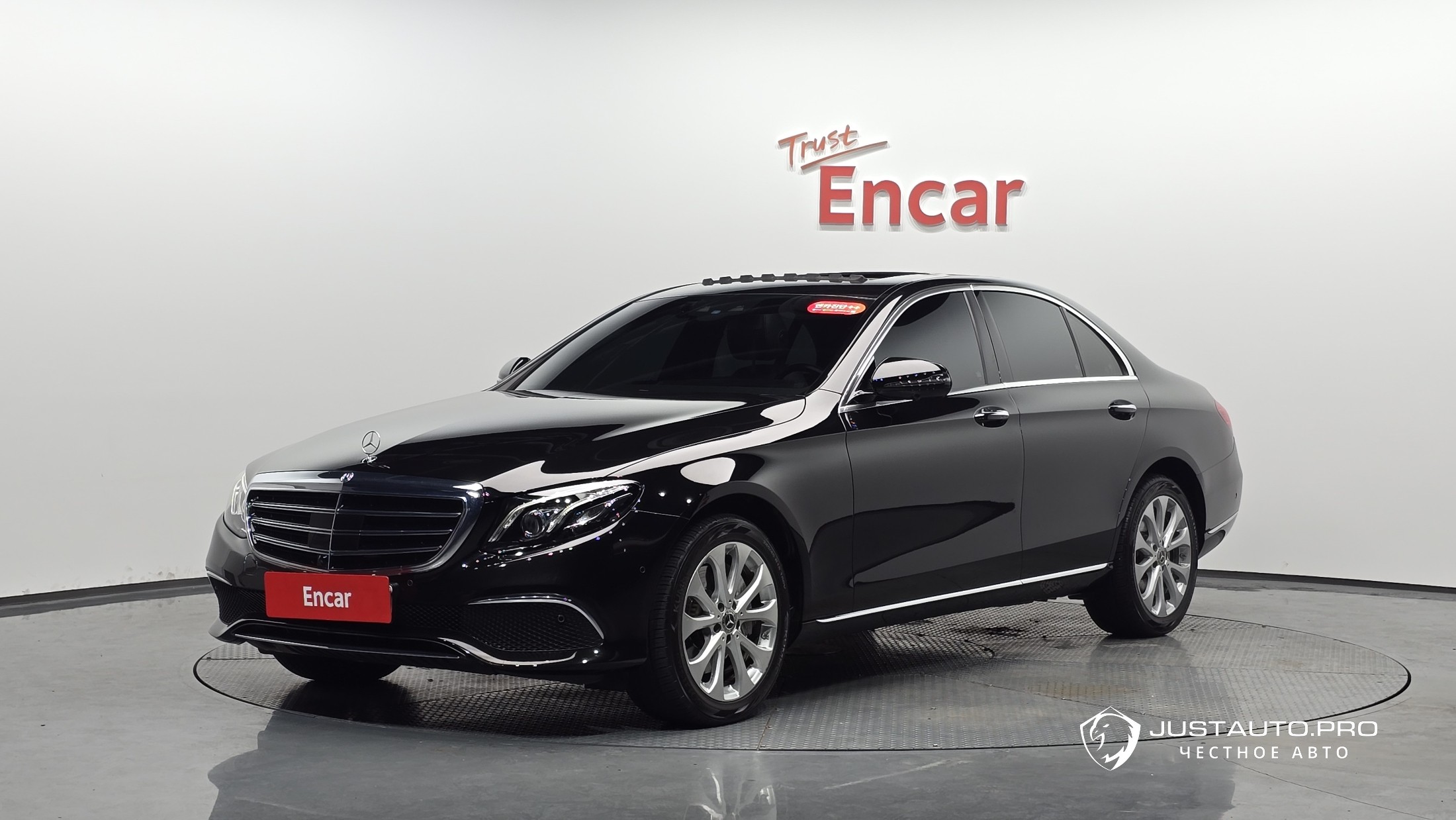 Автомобиль Mercedes-Benz E-Class