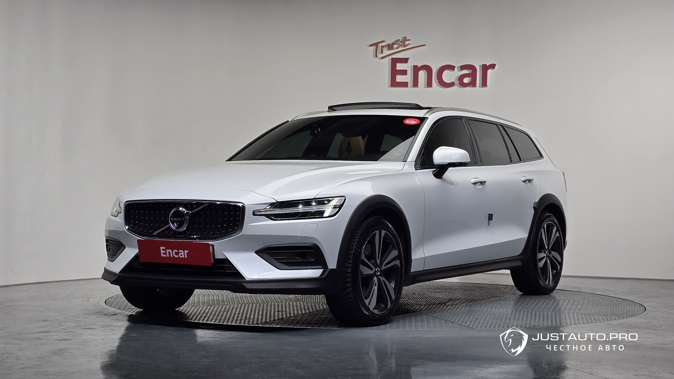 Автомобиль Volvo V60