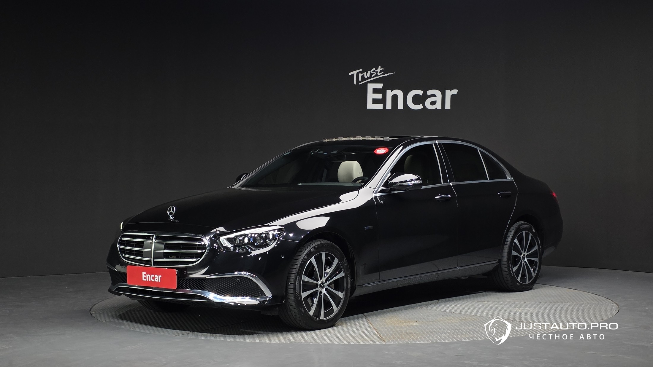 Автомобиль Mercedes-Benz E-Class