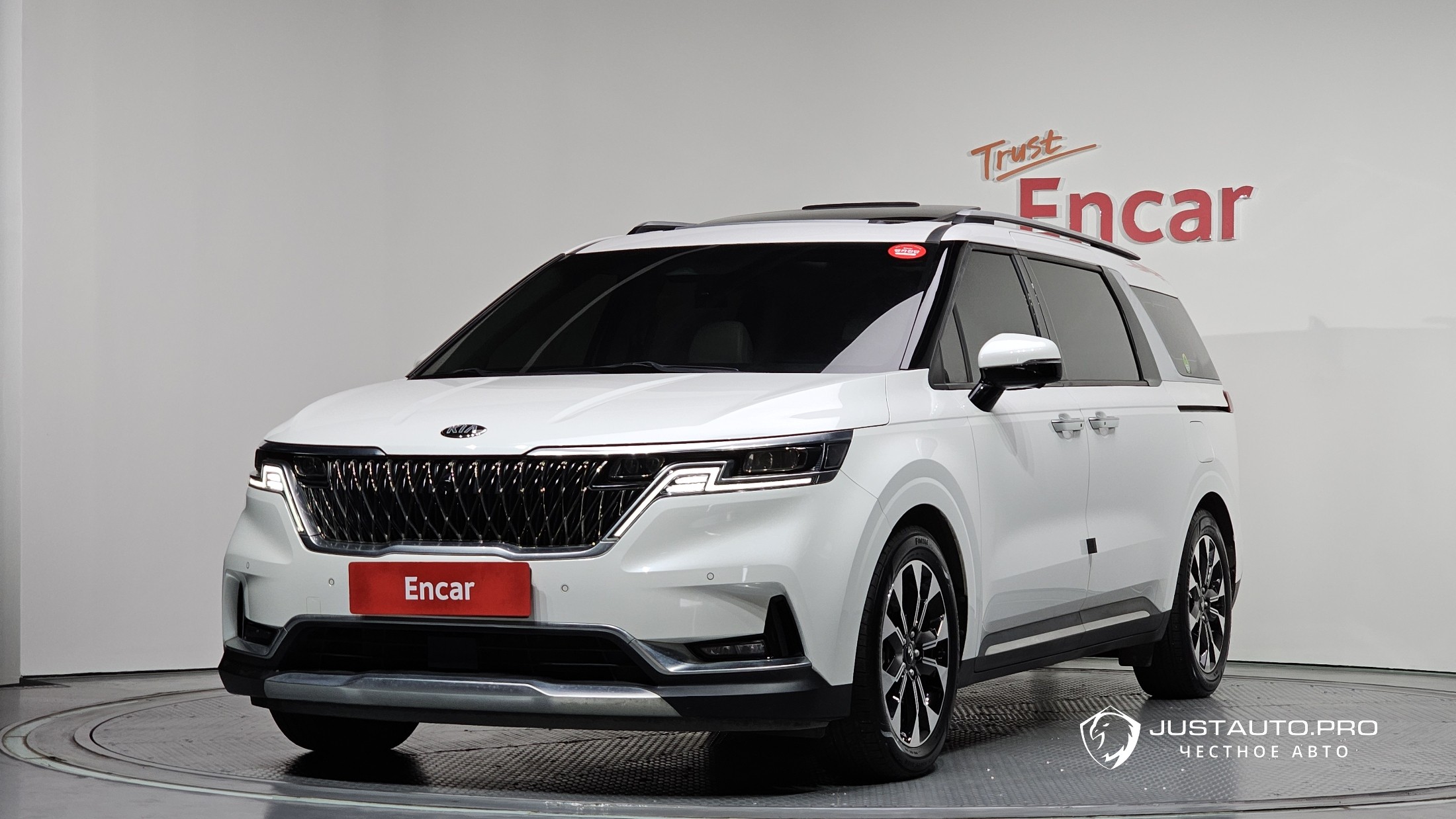 Автомобиль Kia Canival