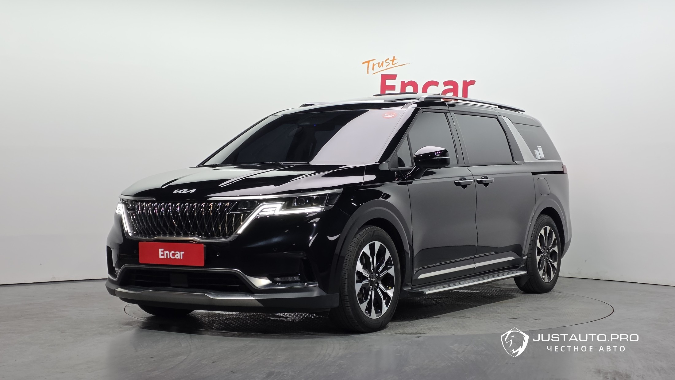 Автомобиль Kia Canival