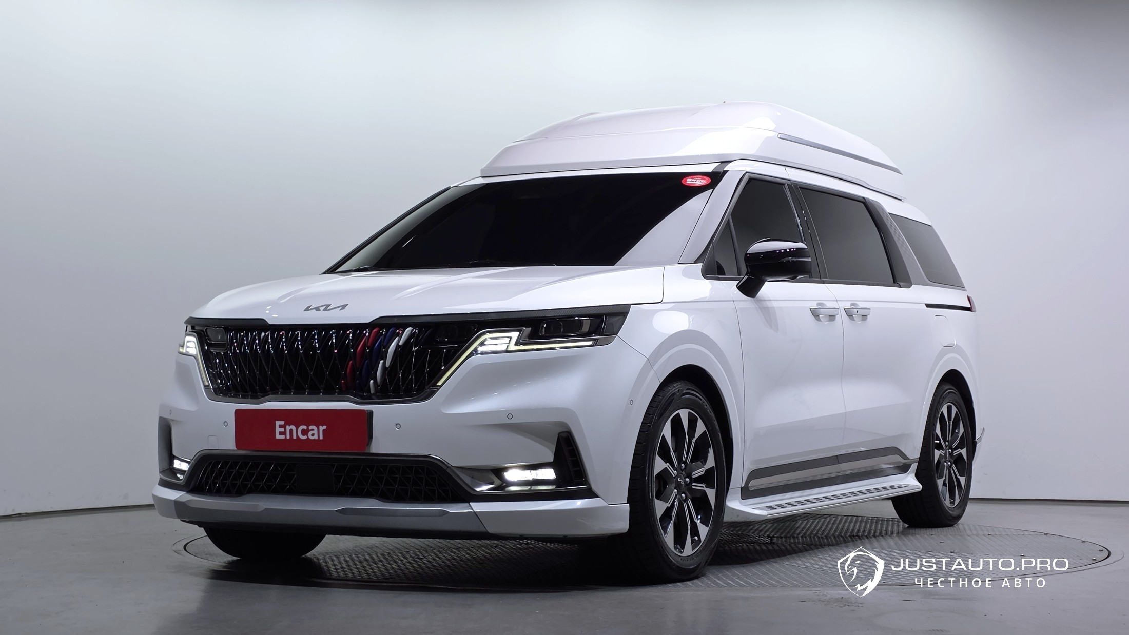 Автомобиль Kia Canival