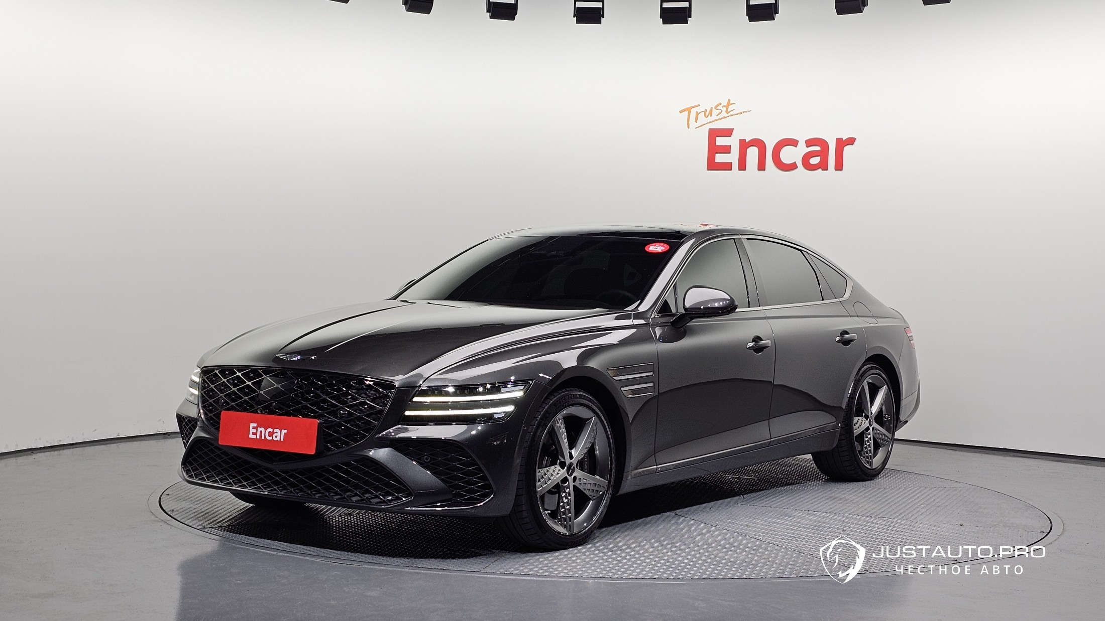 Автомобиль Genesis G80