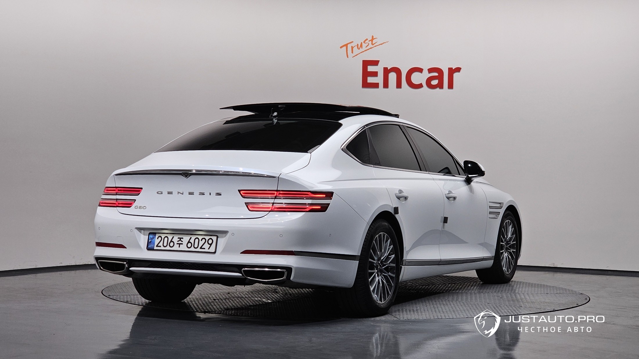 Автомобиль Genesis G80