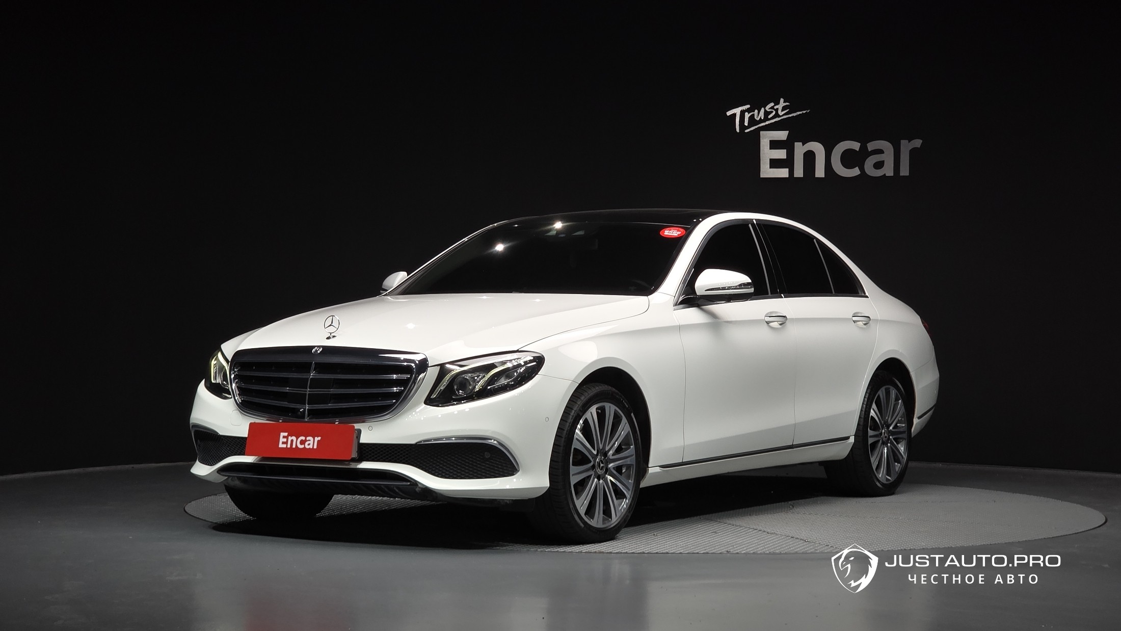 Автомобиль Mercedes-Benz E-Class