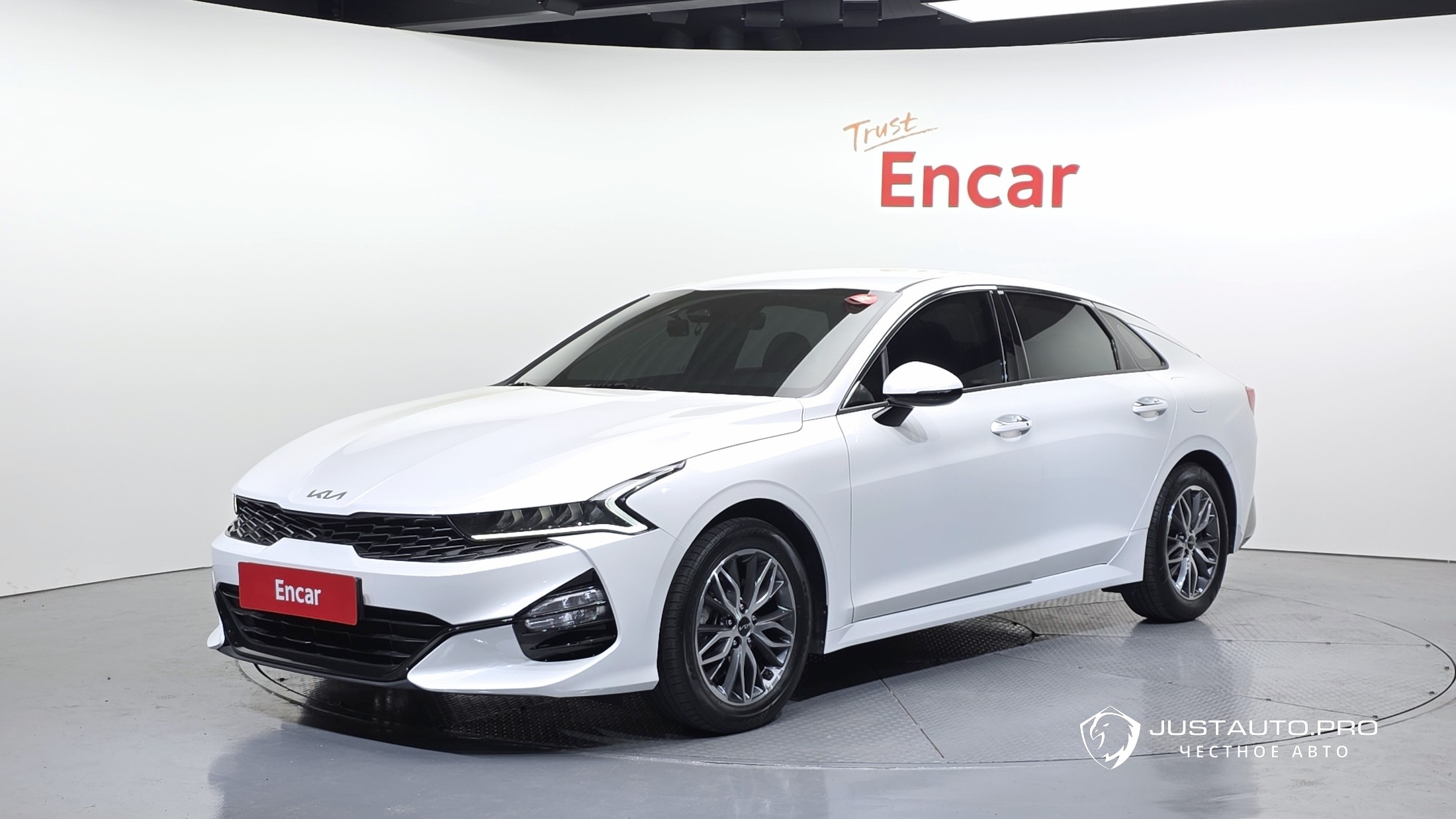 Автомобиль Kia K5