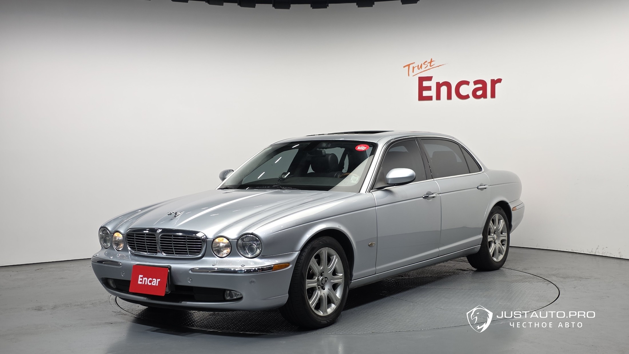 Автомобиль Jaguar XJ-8