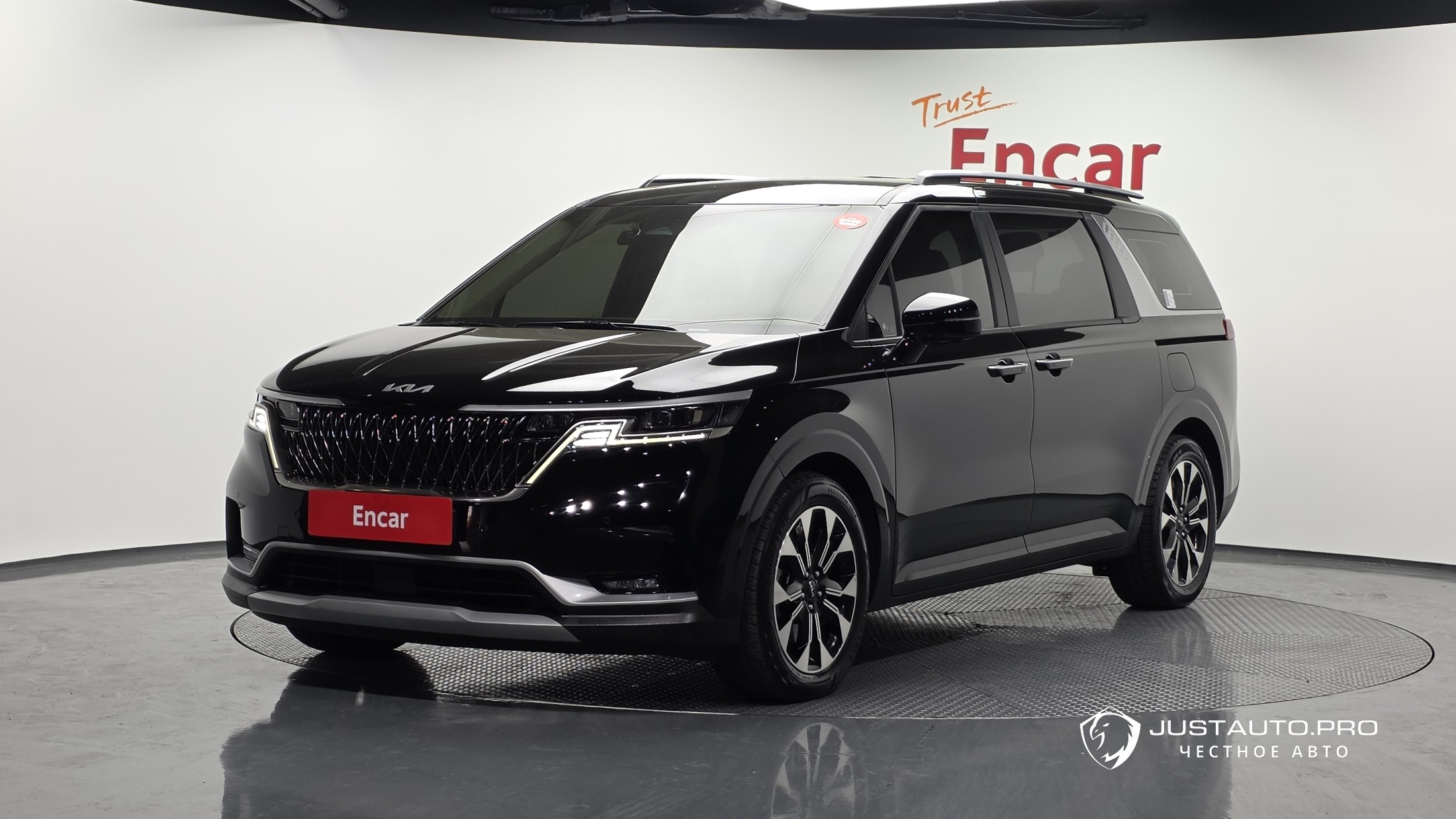 Автомобиль Kia Canival
