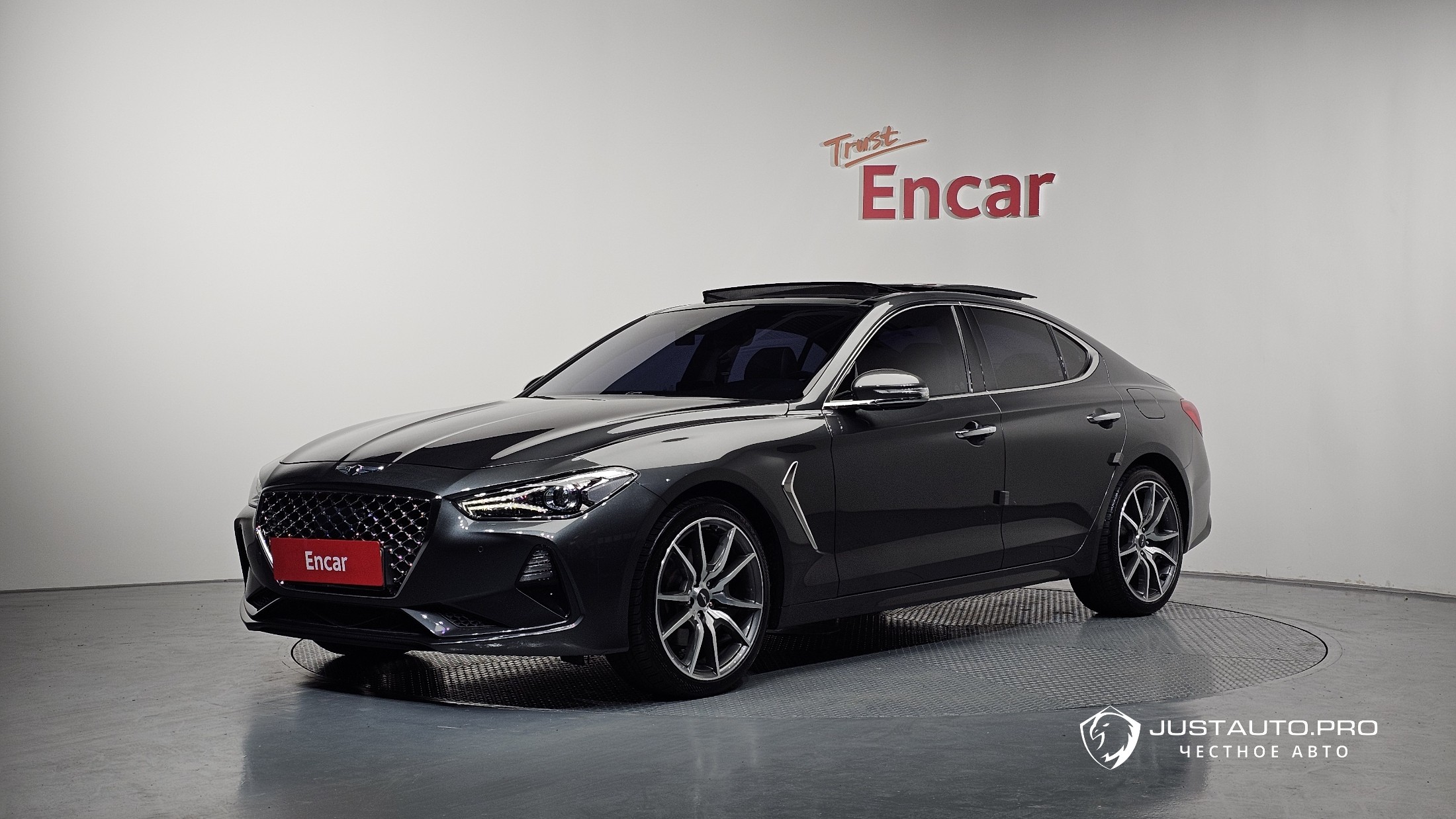 Автомобиль Genesis G70
