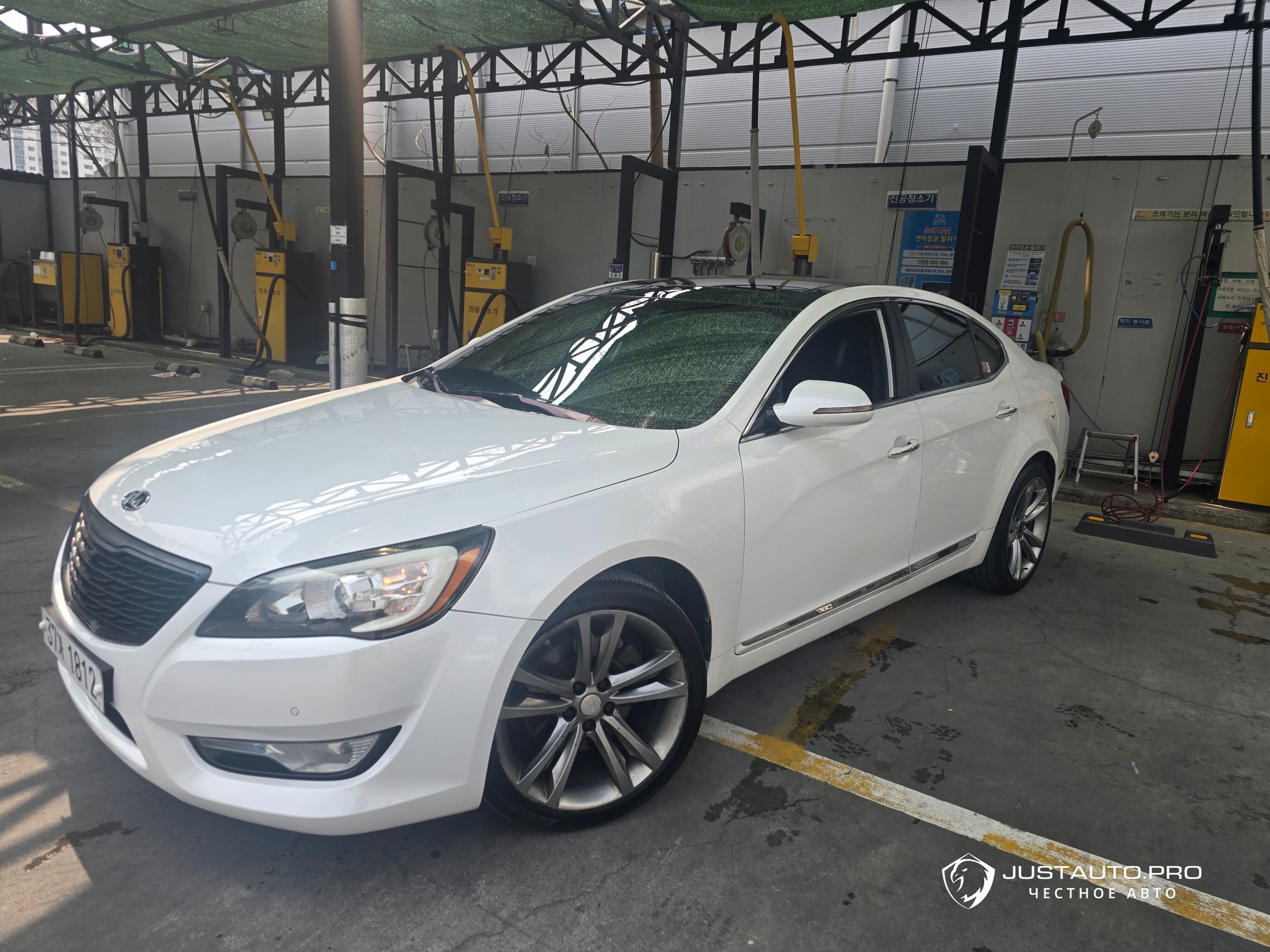 Автомобиль Kia K7