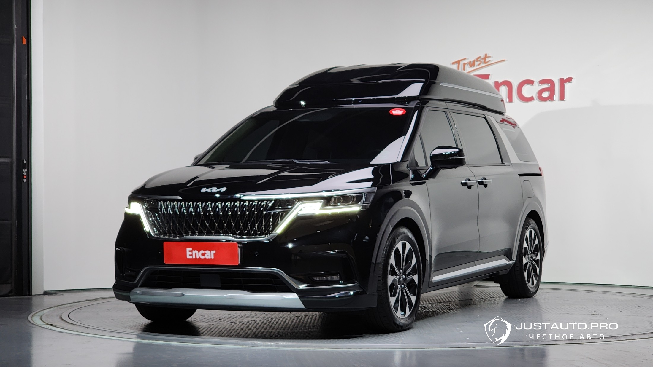 Автомобиль Kia Canival