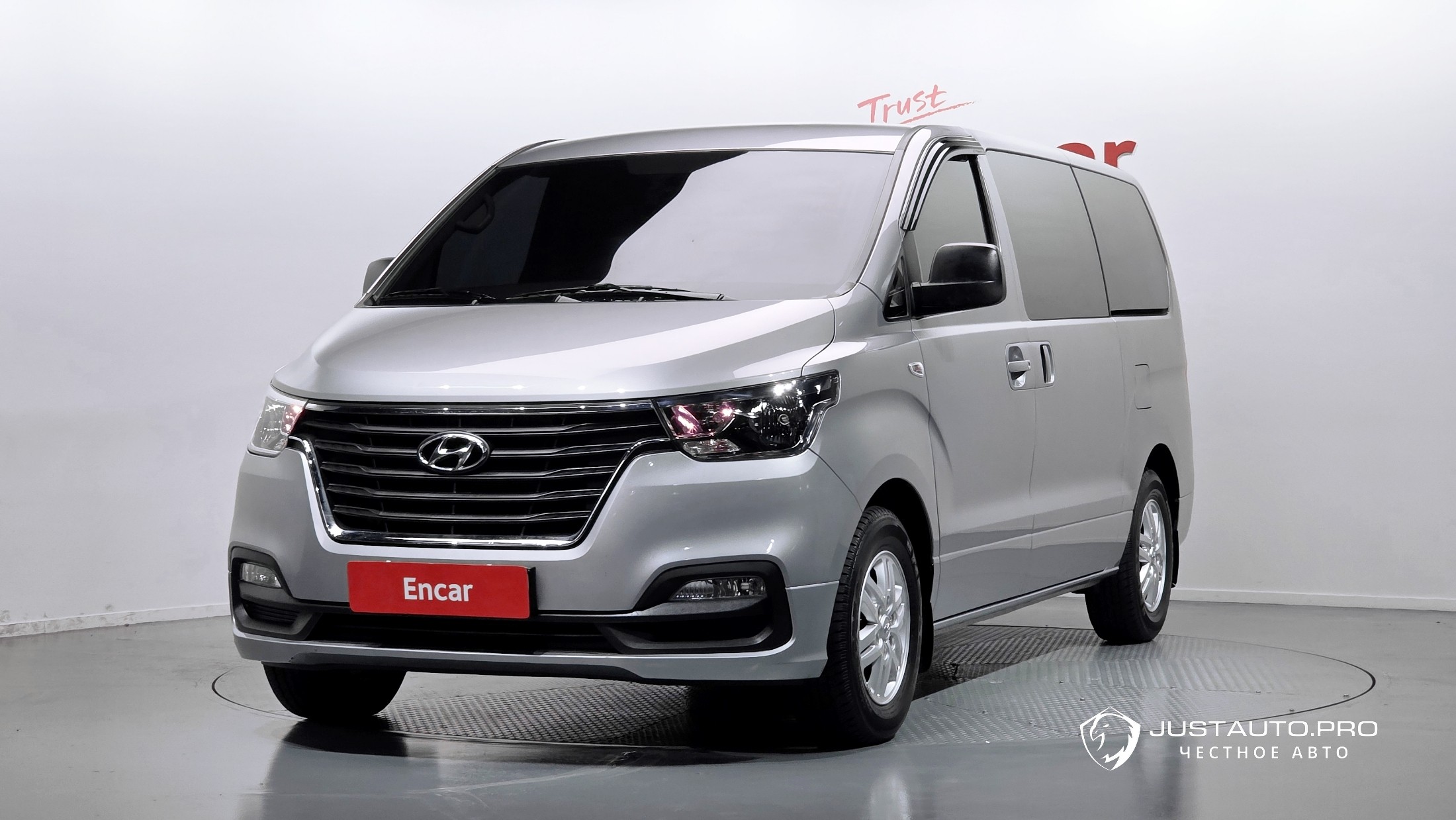 Автомобиль Hyundai Starex