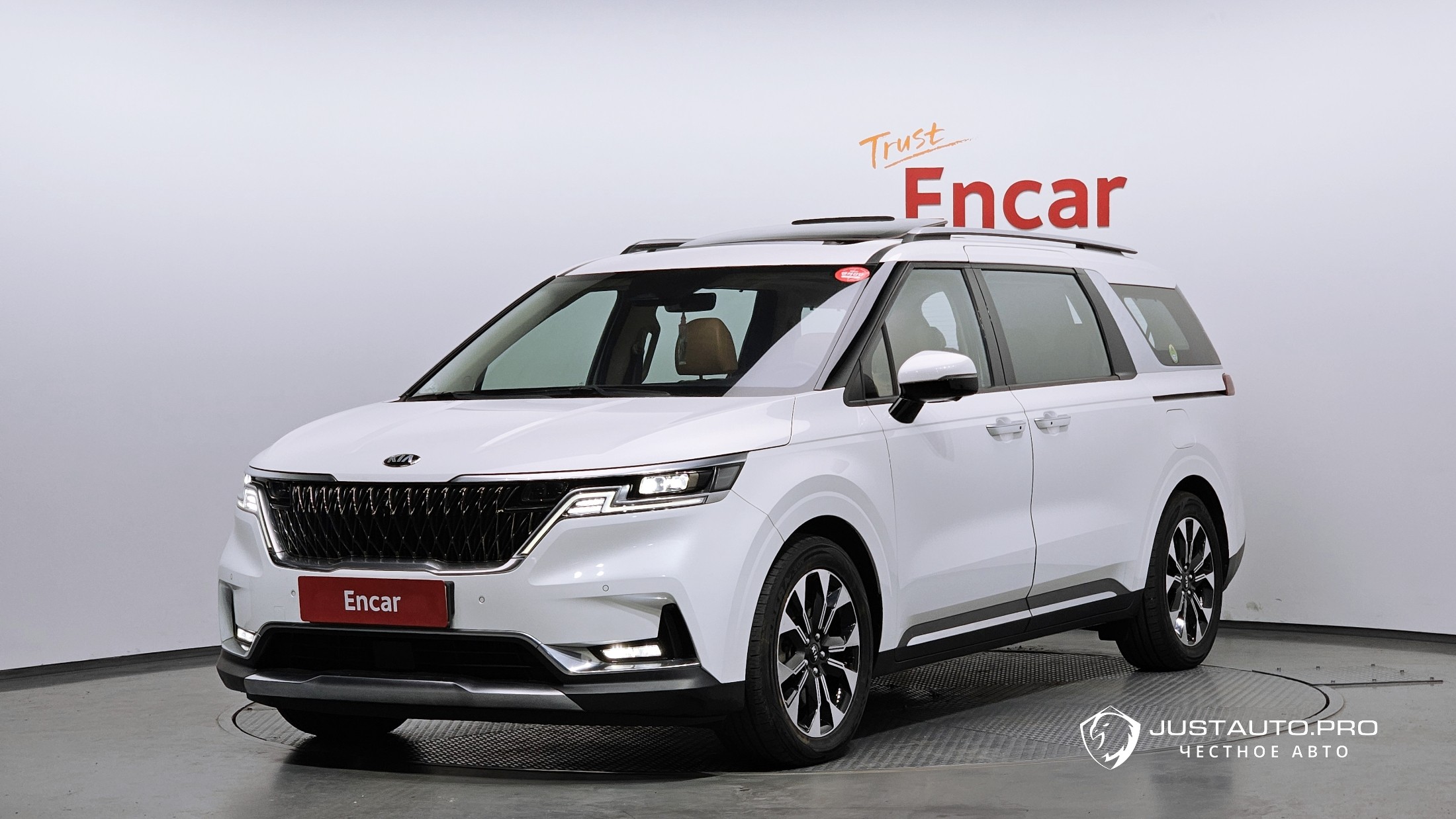 Автомобиль Kia Canival