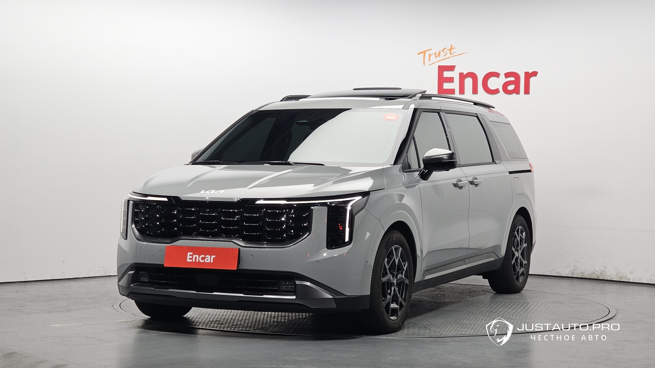 Автомобиль Kia Canival