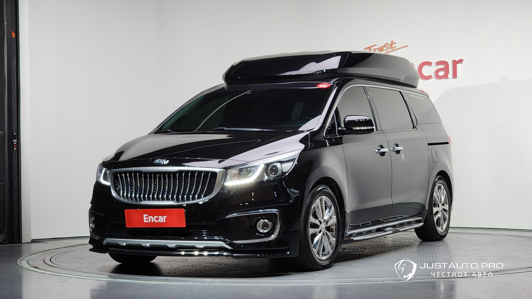 Автомобиль Kia Canival