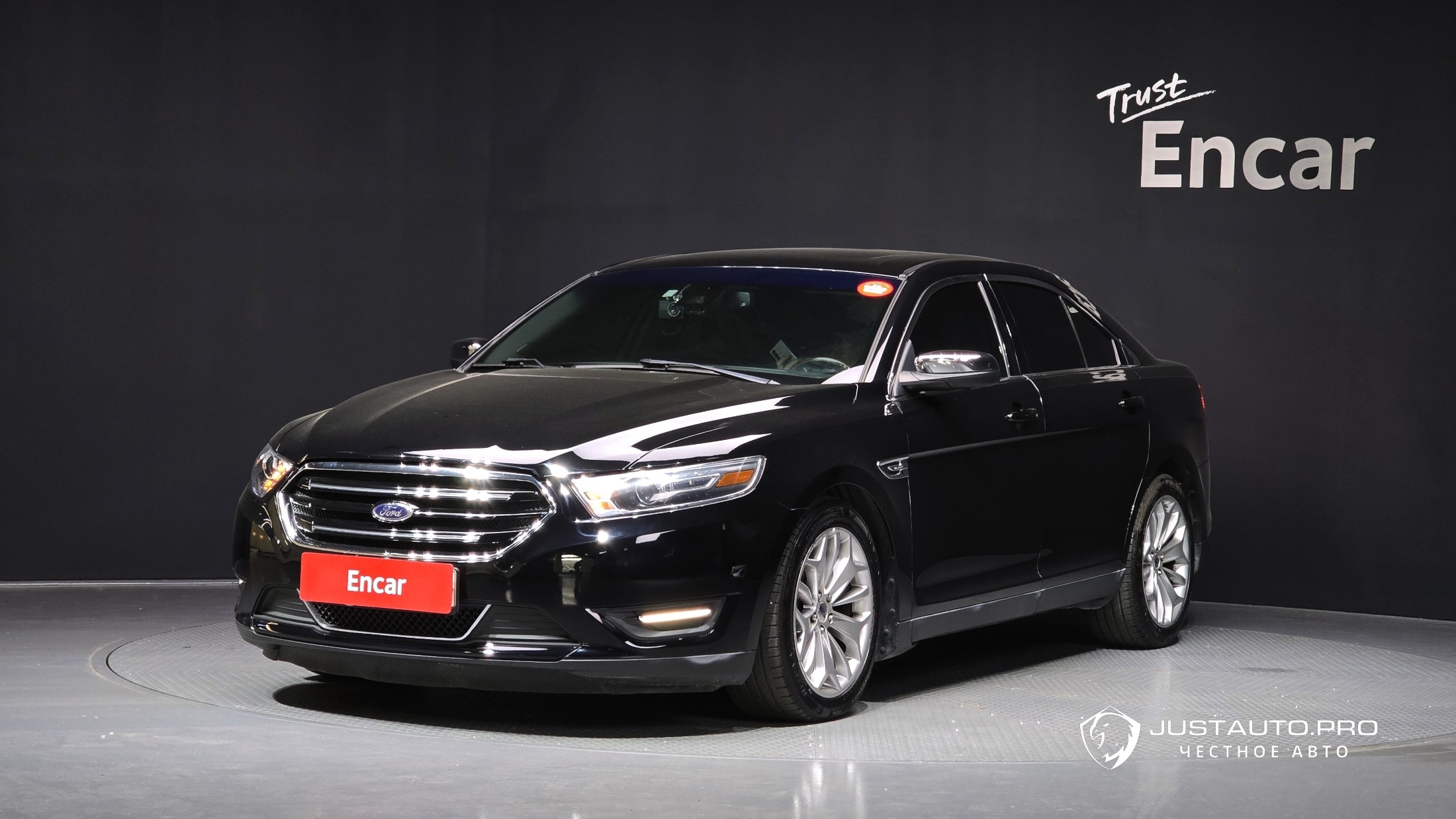Автомобиль Ford Taurus