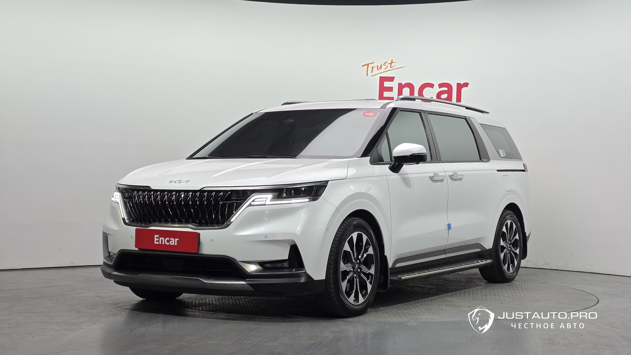 Автомобиль Kia Canival
