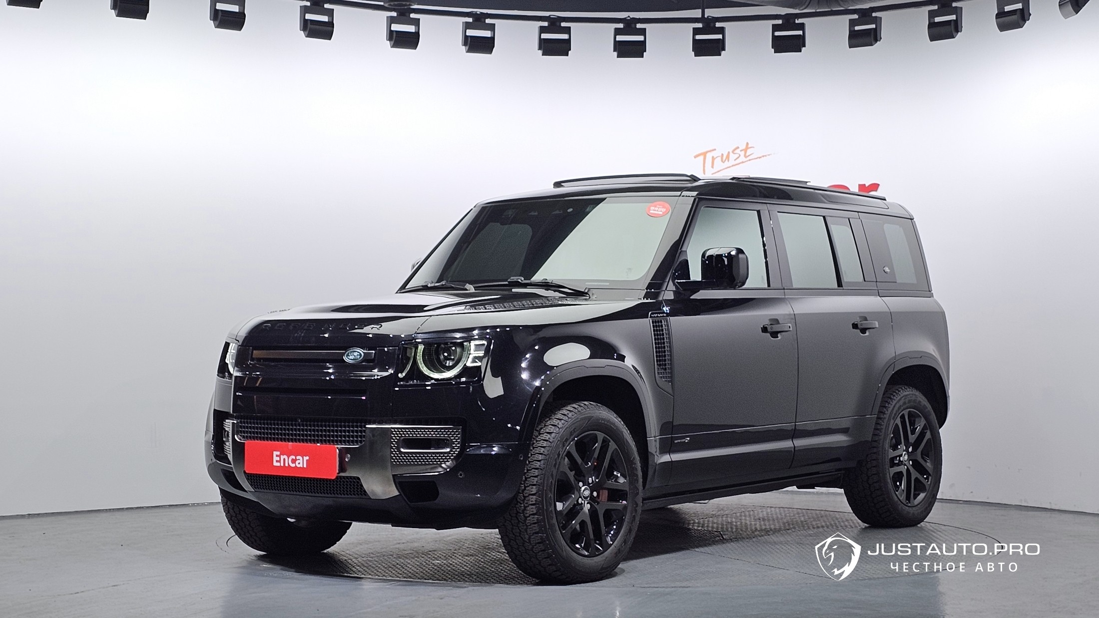 Автомобиль Land Rover Defender