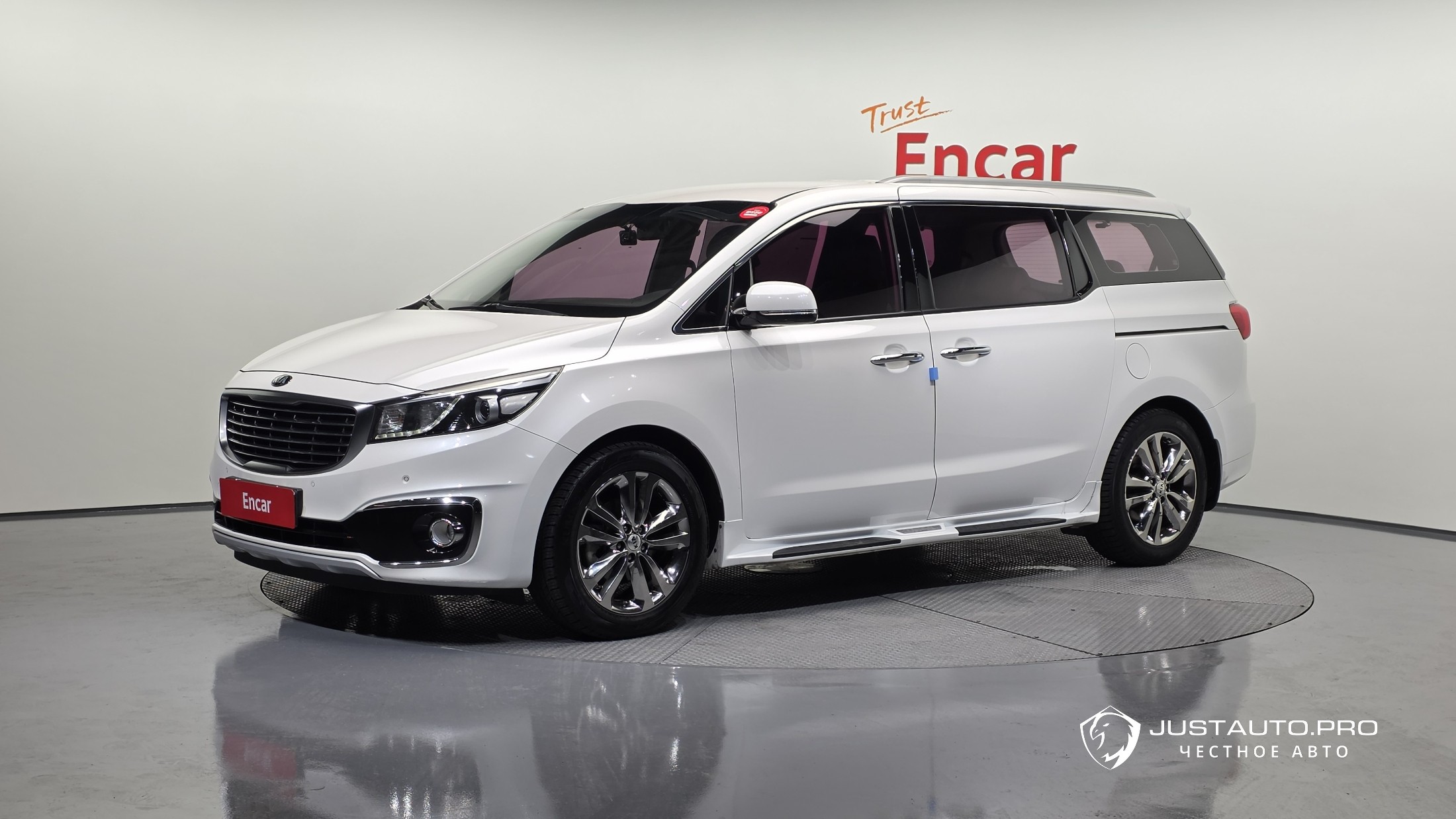 Автомобиль Kia Canival