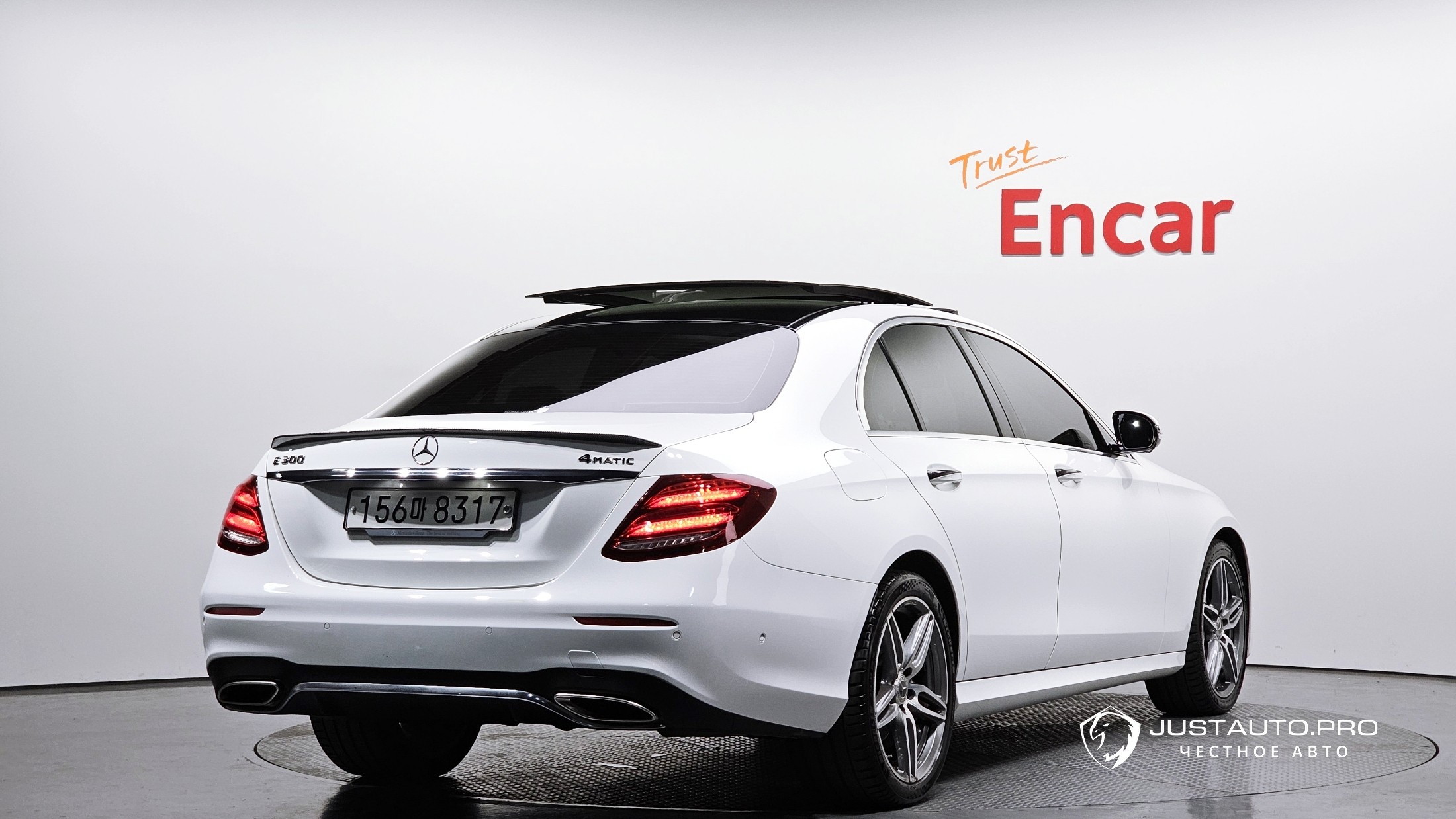 Автомобиль Mercedes-Benz E-Class
