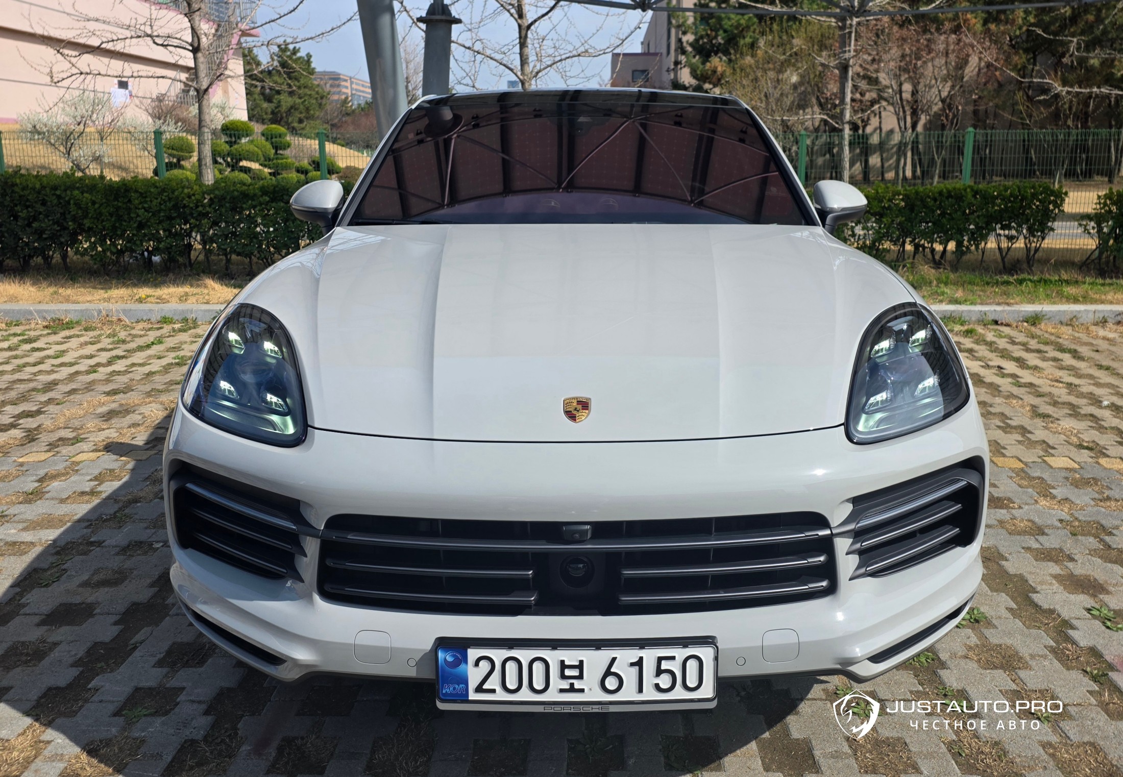 Автомобиль Porsche Cayenne