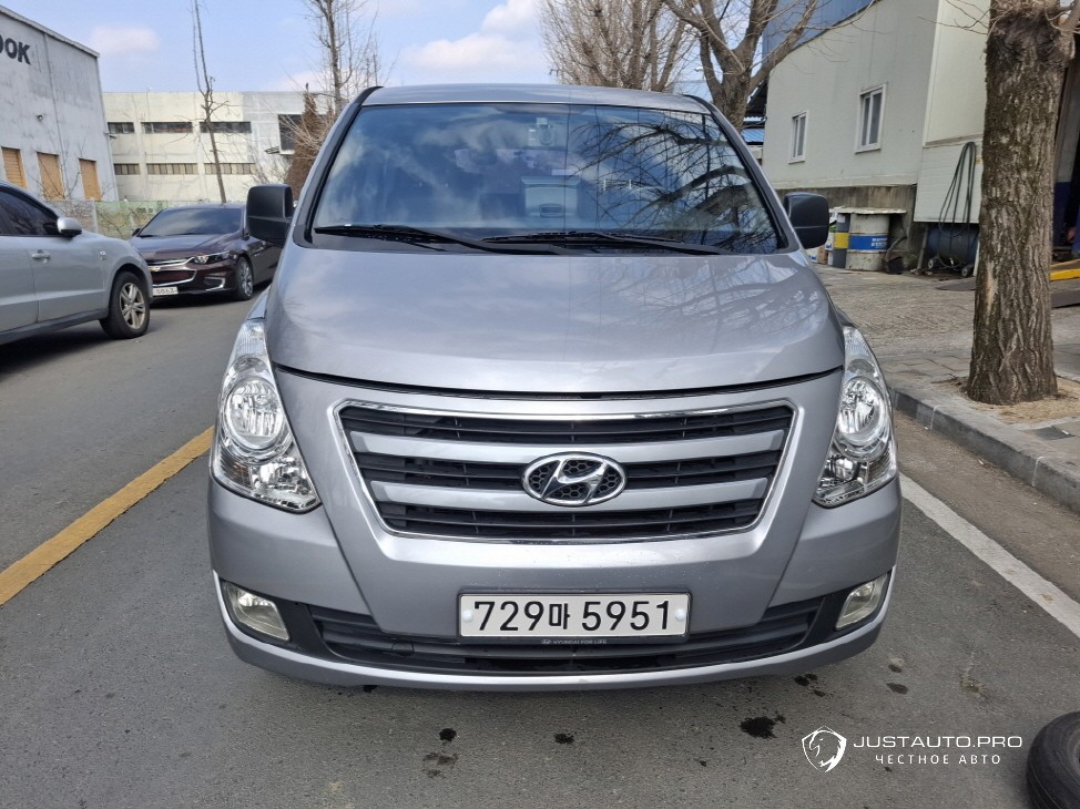 Автомобиль Hyundai Starex