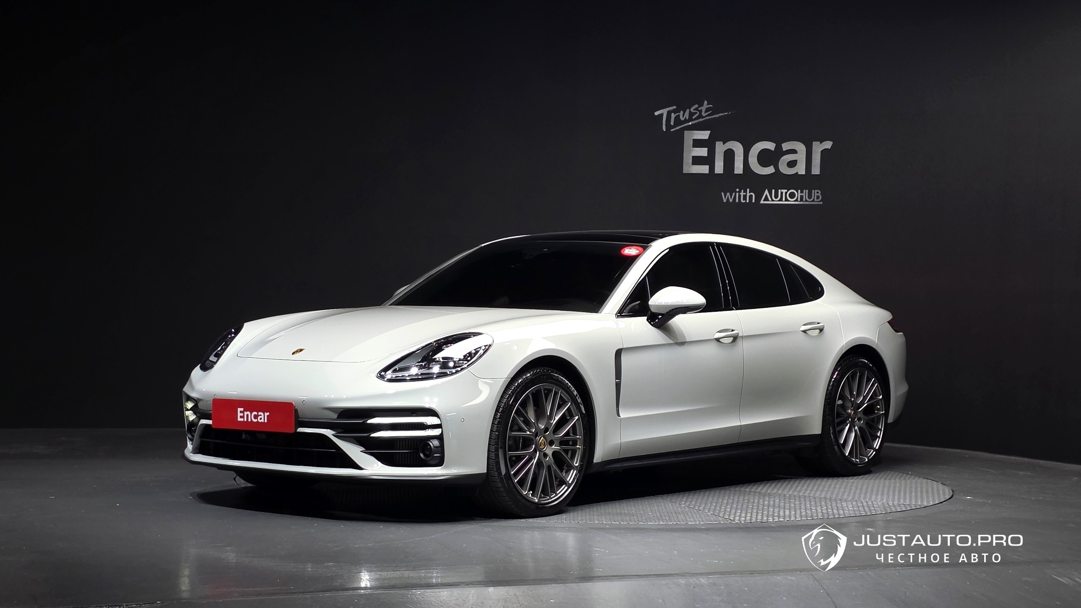 Автомобиль Porsche Panamera