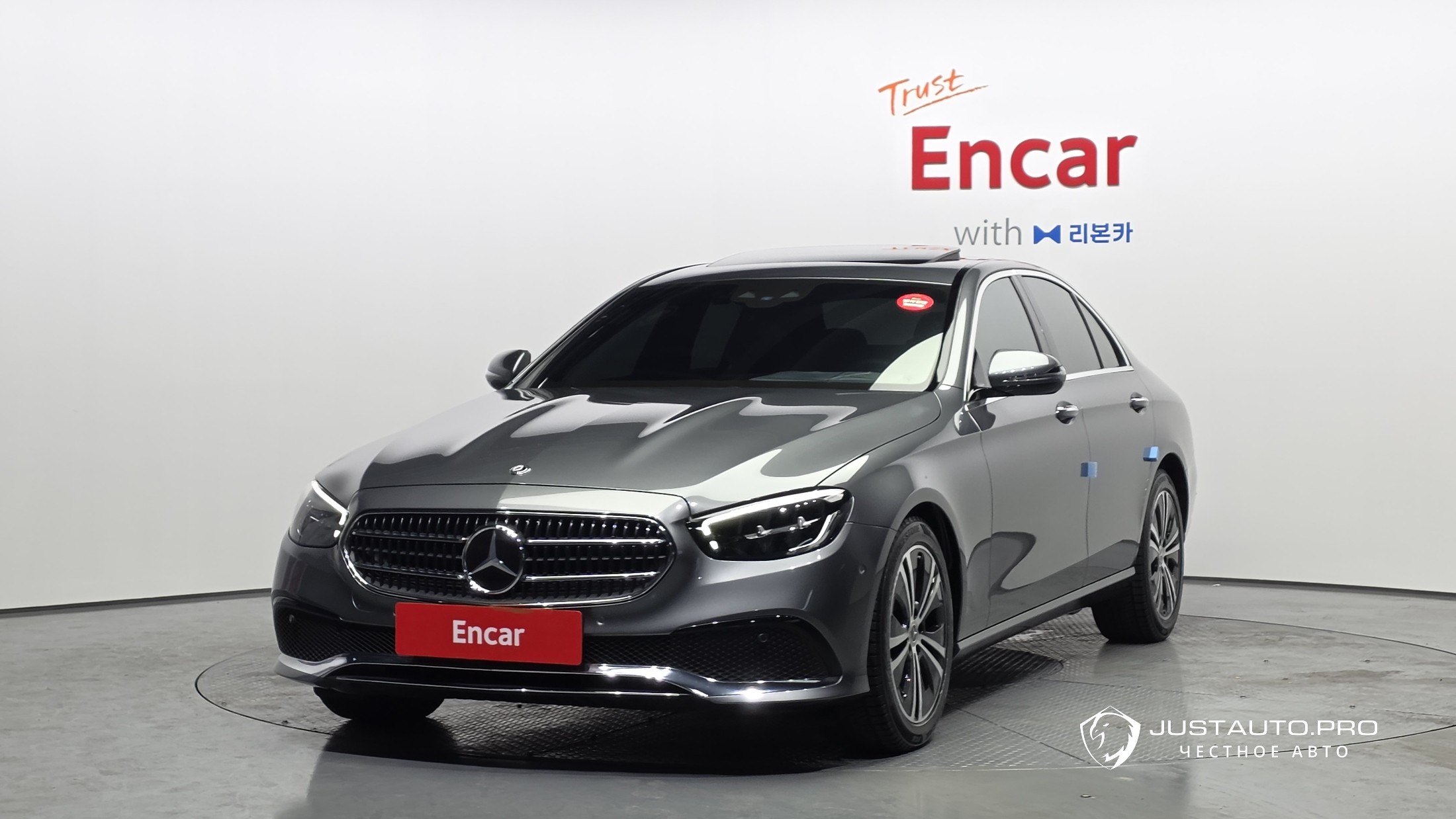 Автомобиль Mercedes-Benz E-Class