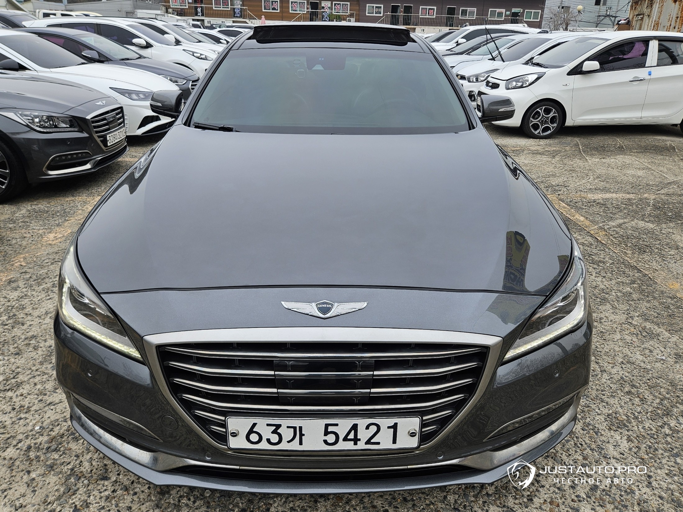 Автомобиль Genesis G80