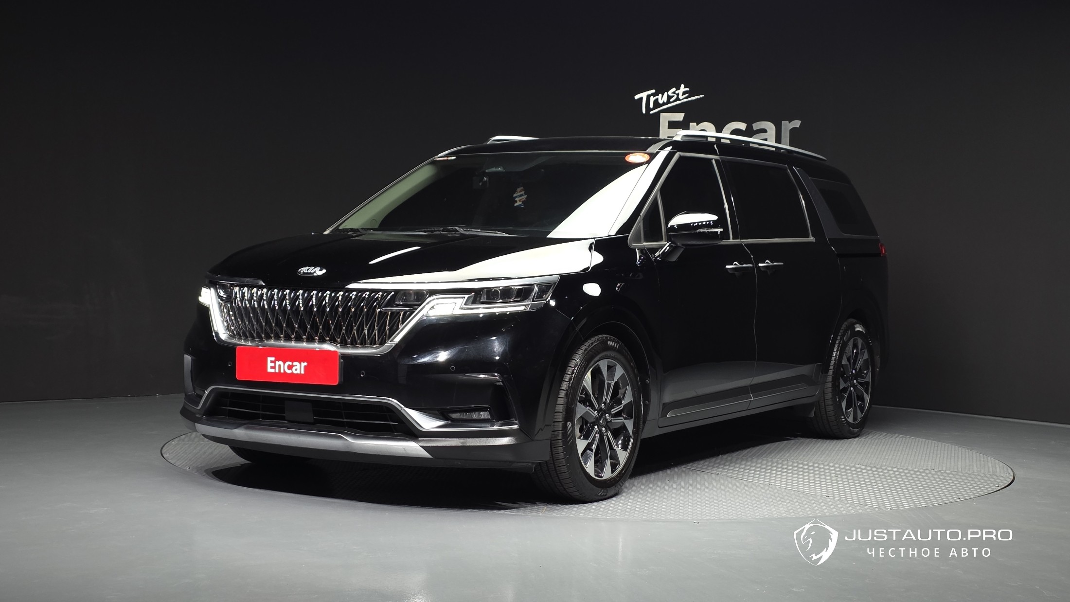 Автомобиль Kia Canival