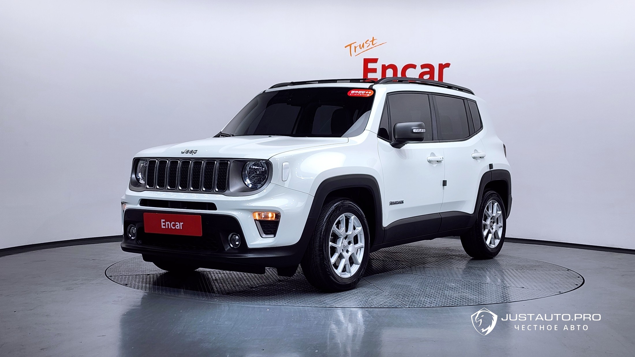 Автомобиль Jeep Renegade