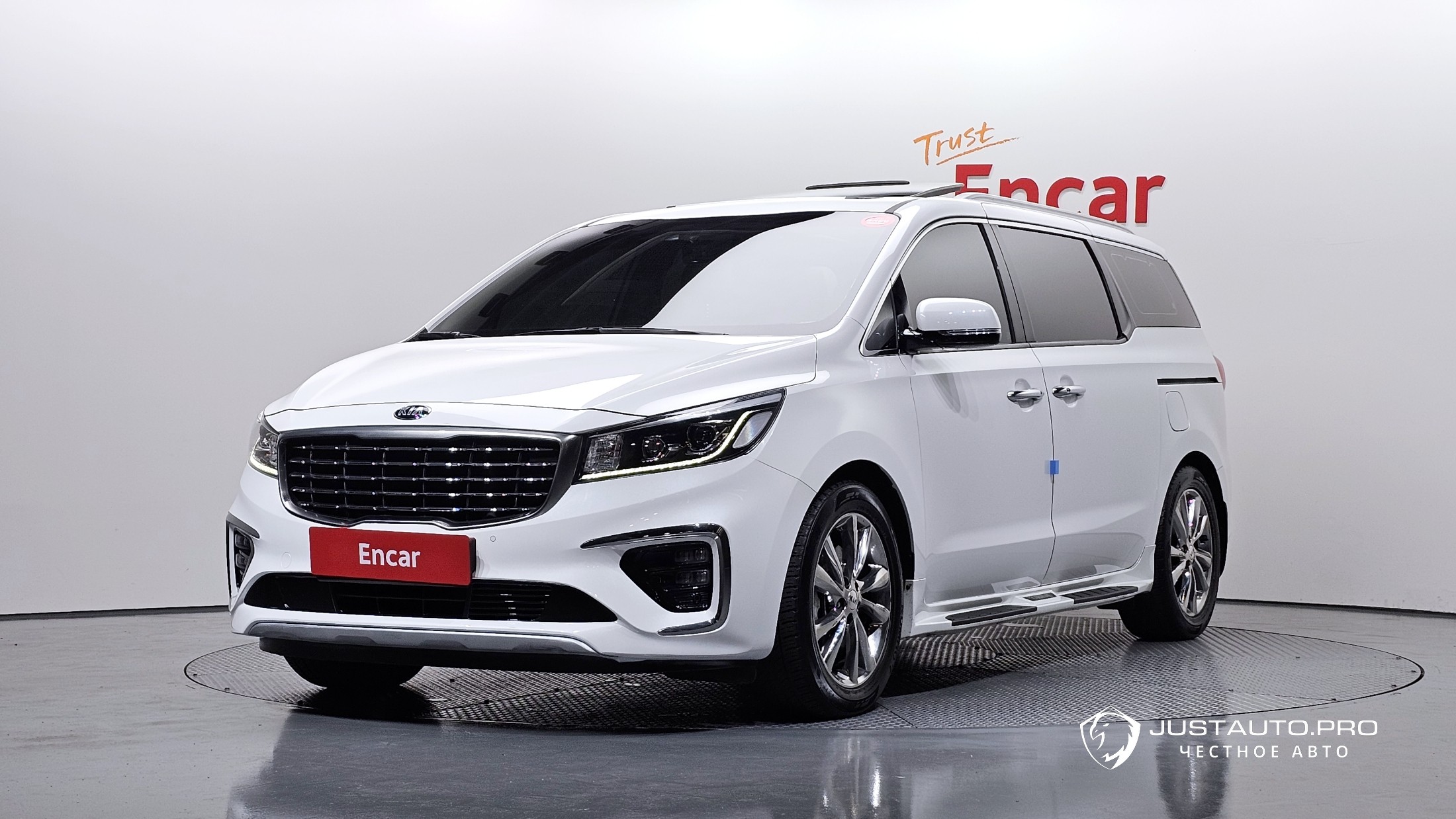 Автомобиль Kia Canival