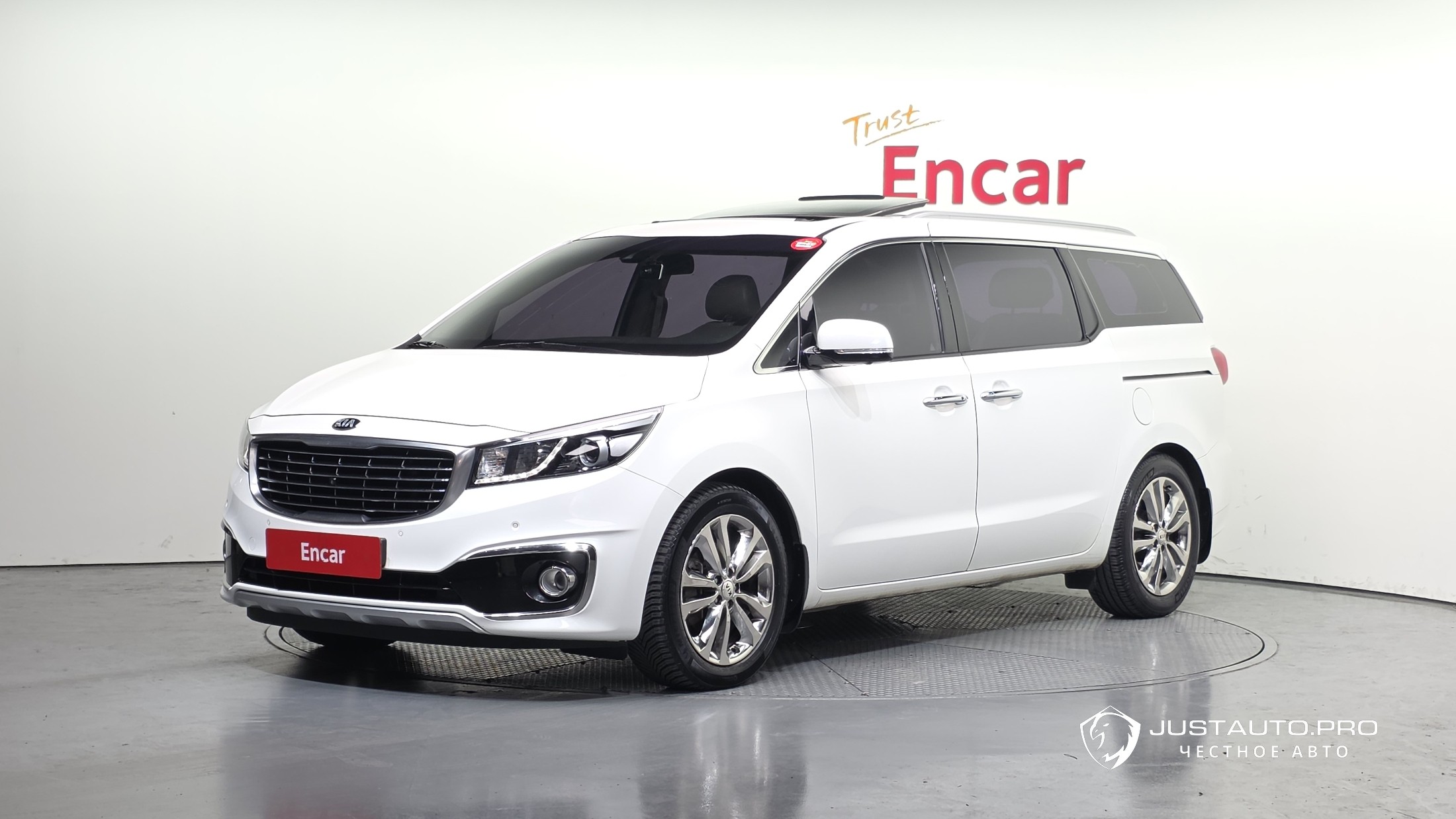 Автомобиль Kia Canival