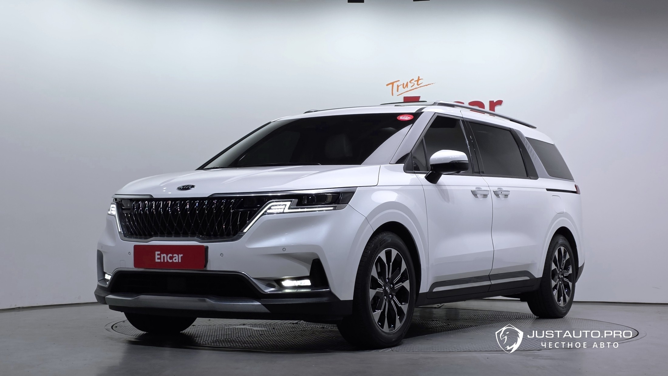 Автомобиль Kia Canival