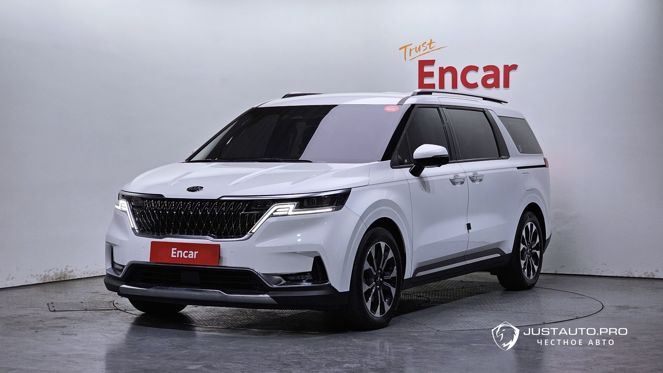 Автомобиль Kia Canival